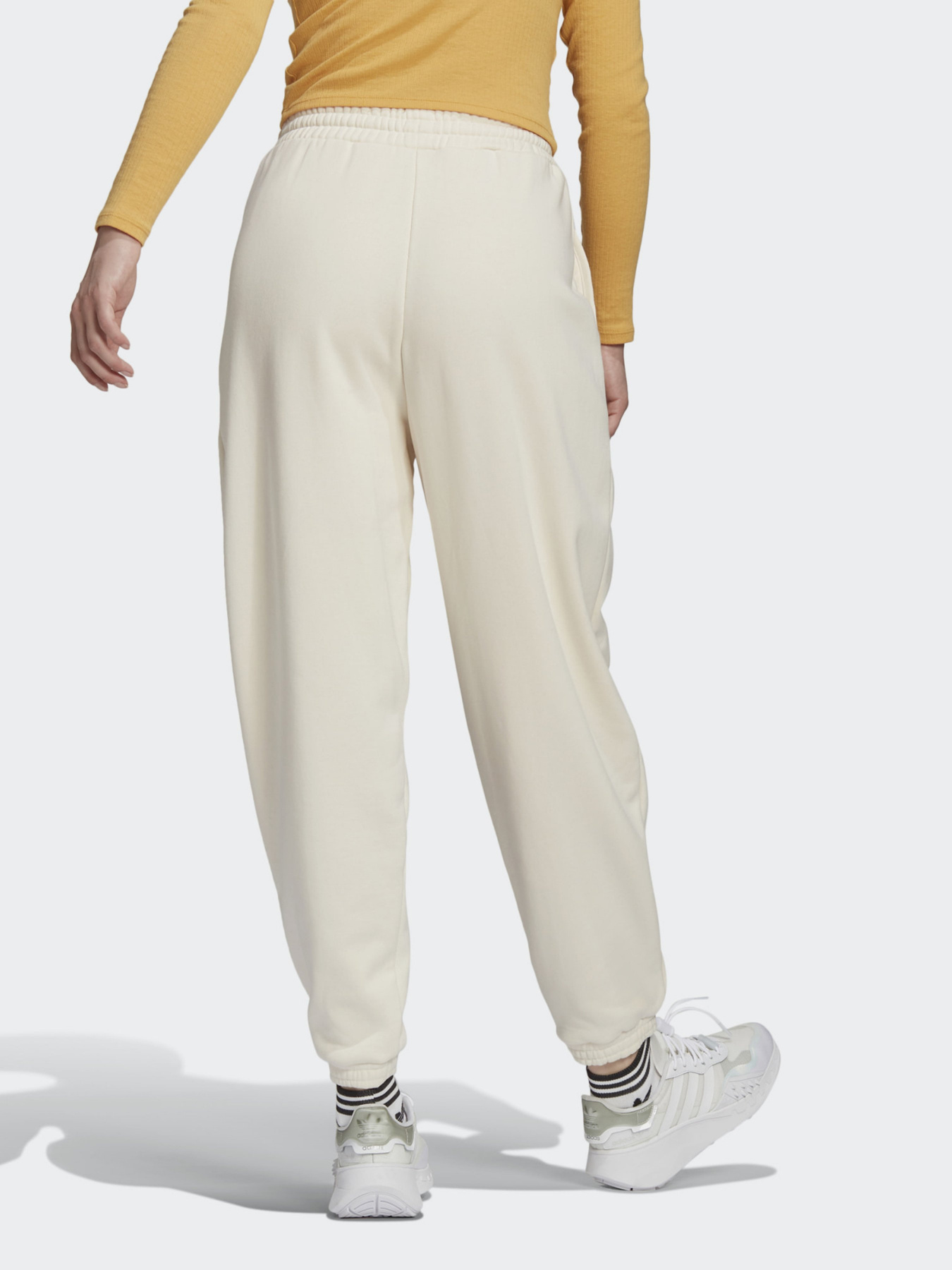 Штаны спортивные Adidas ADICOLOR CLASSICS NO-DYE модель GN2847 Фото