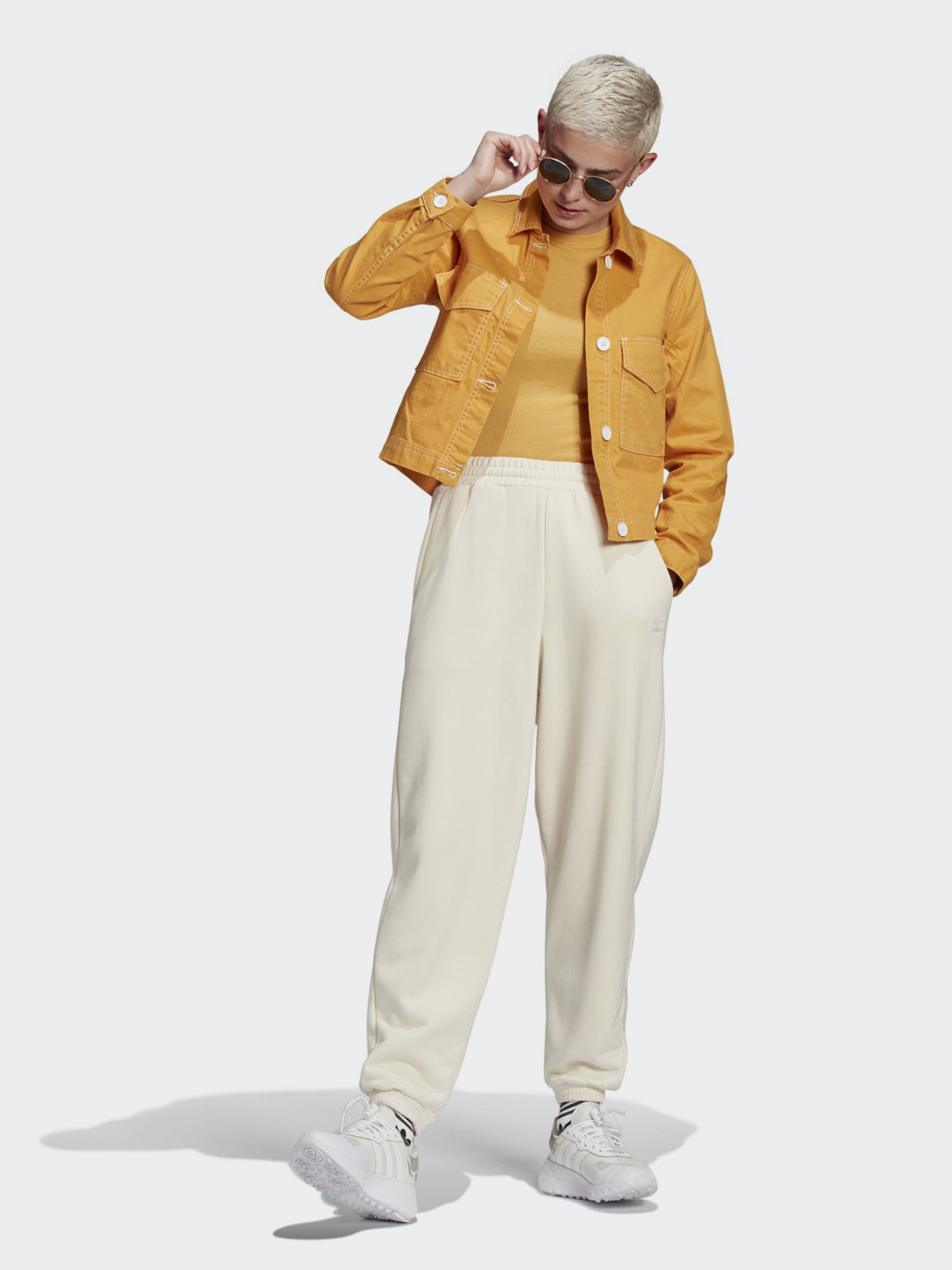 Штаны спортивные Adidas ADICOLOR CLASSICS NO-DYE модель GN2847 Фото