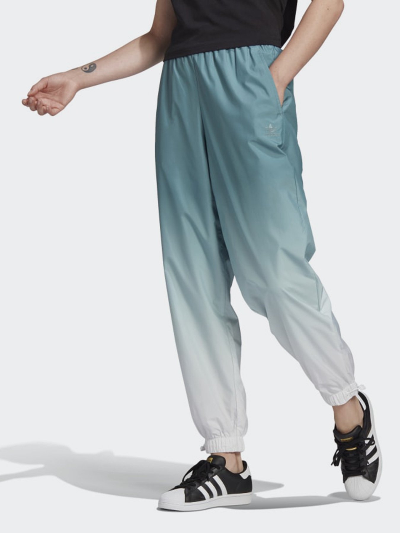 Штаны спортивные Adidas Adicolor Trefoil 3D Originals модель GN2850 Фото