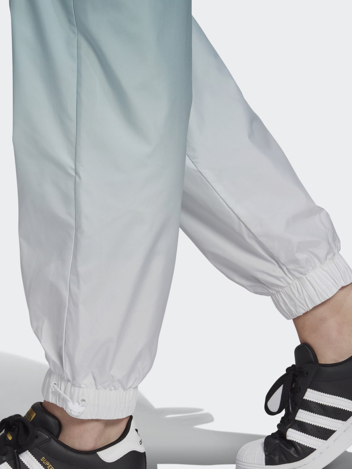 Спортивні штани Adidas Adicolor Trefoil 3D Originals модель GN2850 Фото