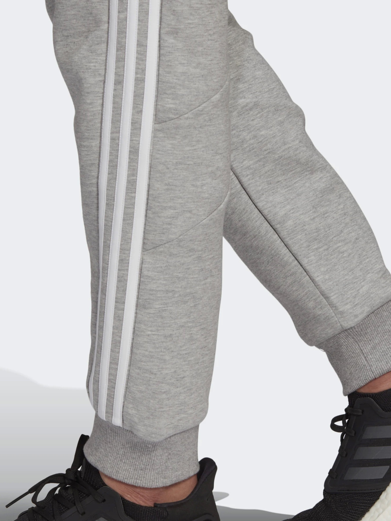 Штаны спортивные Adidas SPORTSWEAR 3-STRIPES модель GM6460 Фото