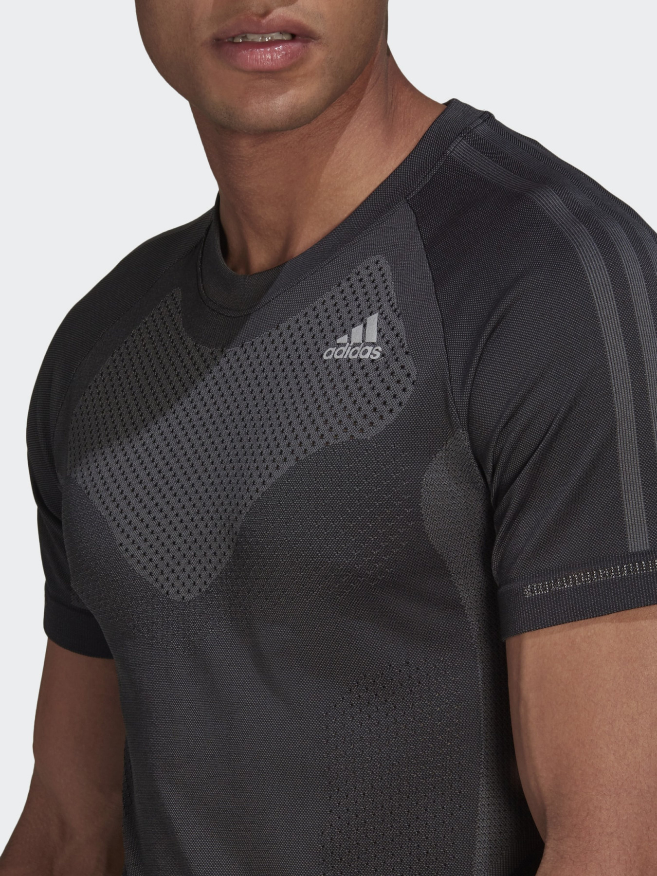 Спортивна футболка Adidas Primeknit Performance модель GK3765 Фото