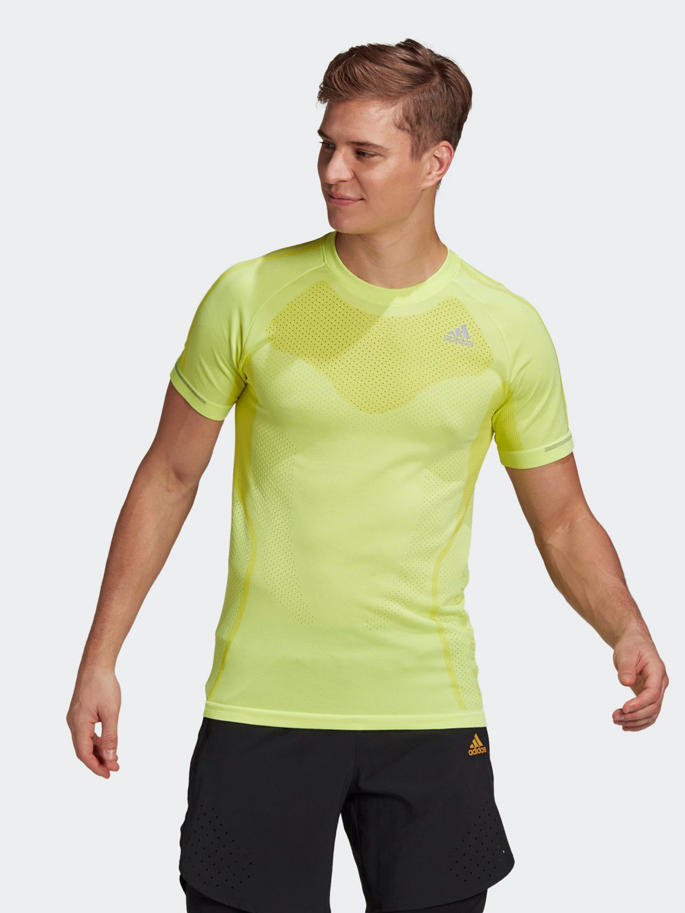 Футболка спортивная Adidas Primeknit Performance модель GL6855 Фото