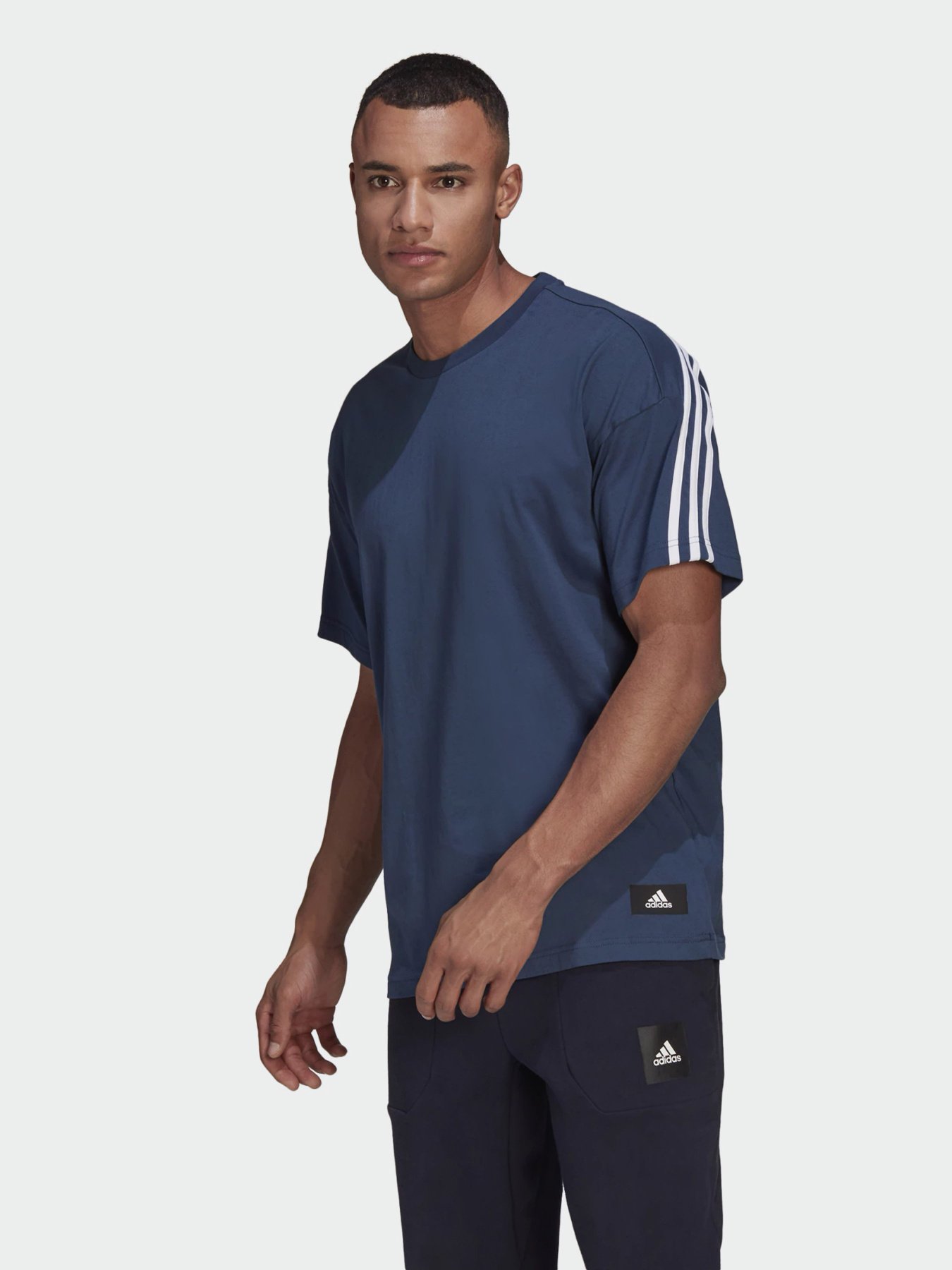 Футболки і поло Adidas SPORTSWEAR 3-STRIPES модель GP9509 Футболки і поло Adidas SPORTSWEAR 3-STRIPES модель GP9509 Фото
