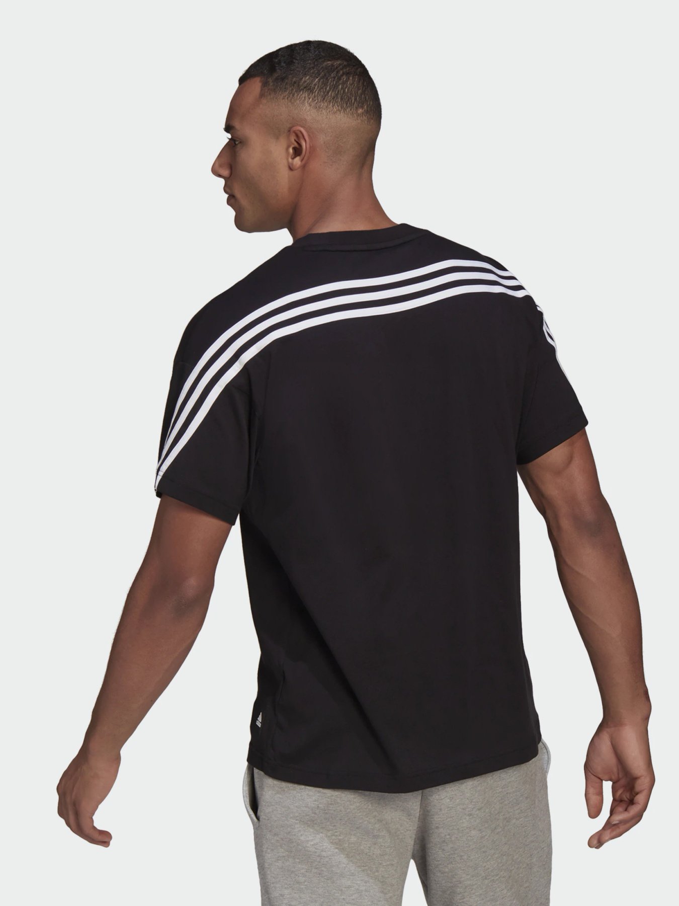 Футболки і поло Adidas SPORTSWEAR 3-STRIPES модель GP9512 Футболки і поло Adidas SPORTSWEAR 3-STRIPES модель GP9512 Фото