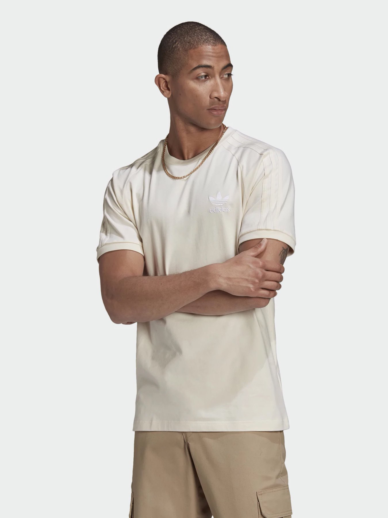 Футболки і поло Adidas ADICOLOR 3-STRIPES NO-DYE модель GN4187 Футболки і поло Adidas ADICOLOR 3-STRIPES NO-DYE модель GN4187 Фото