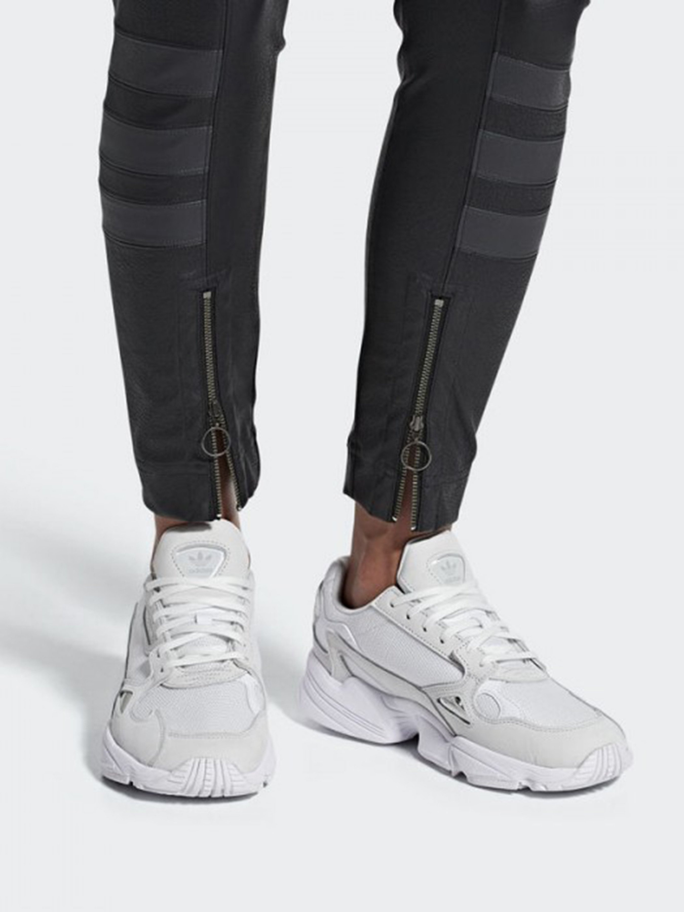 Кросівки Adidas Falcon Originals модель B28128 Фото