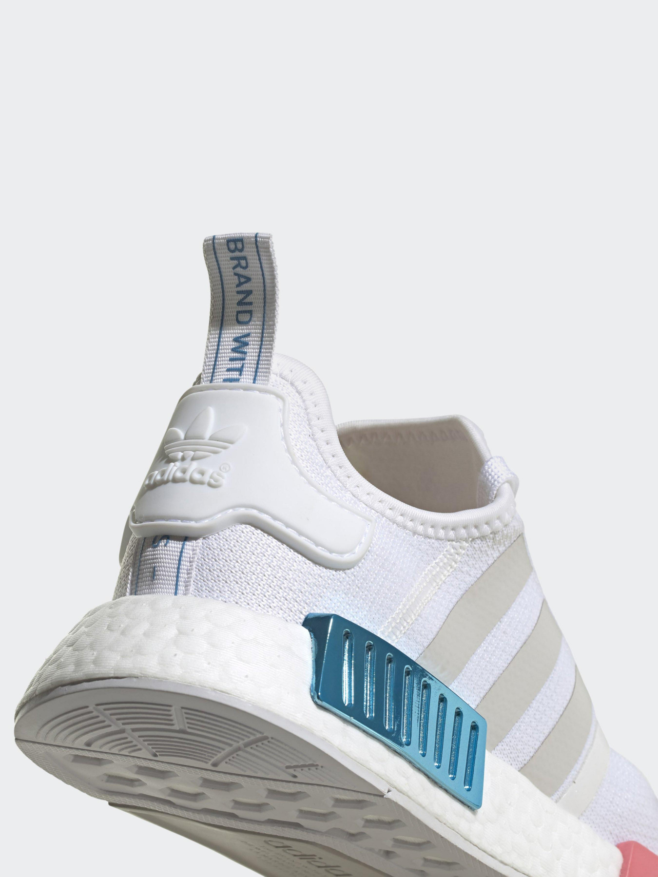Кроссовки Adidas NMD_R1 Originals модель FX7074 Фото