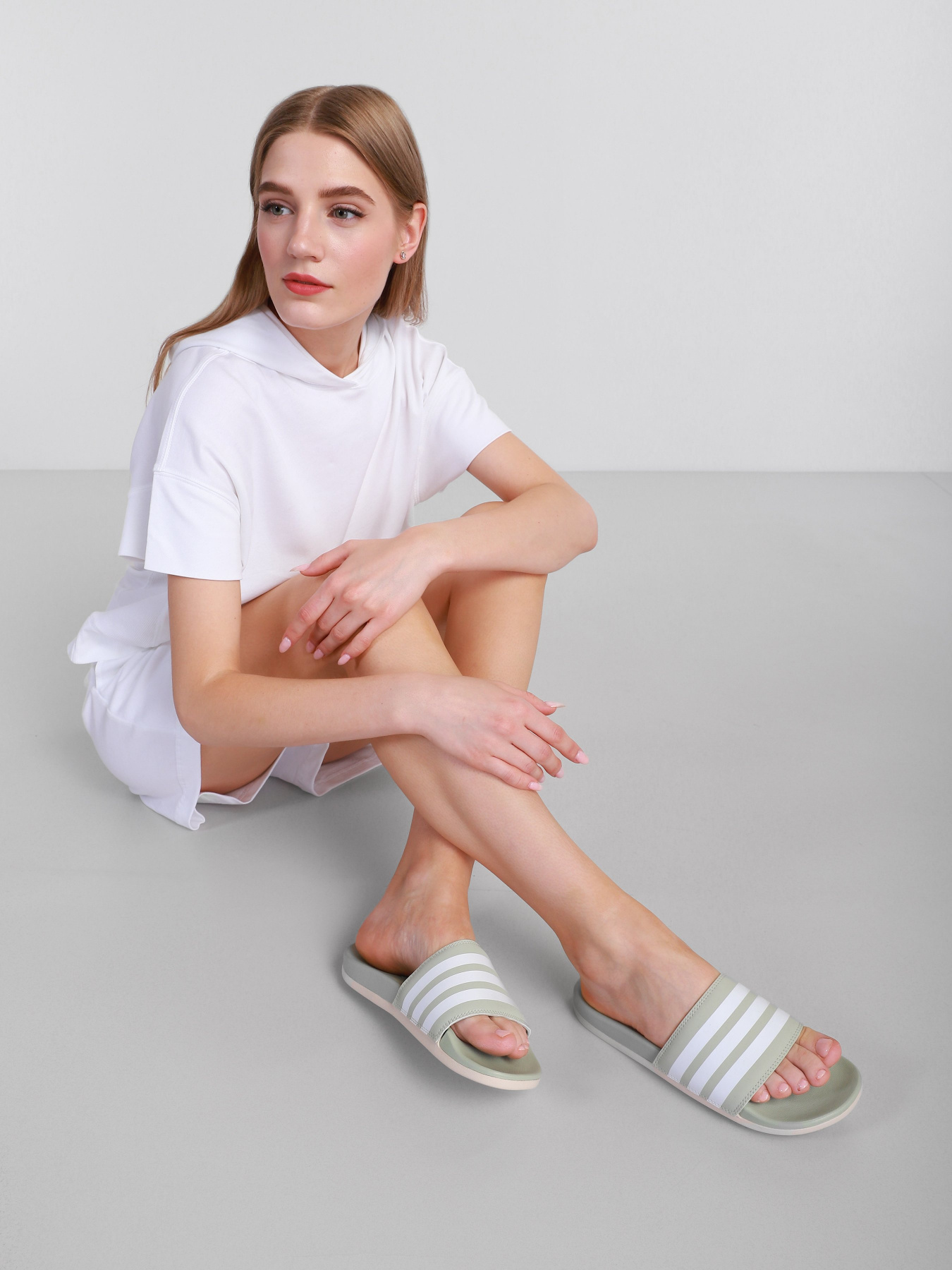 Шлёпанцы Adidas ADILETTE COMFORT модель FY7846 Фото