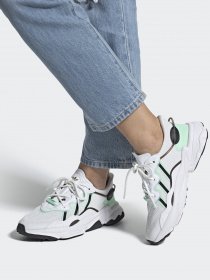Кросівки Adidas OZWEEGO модель FZ3779 Фото