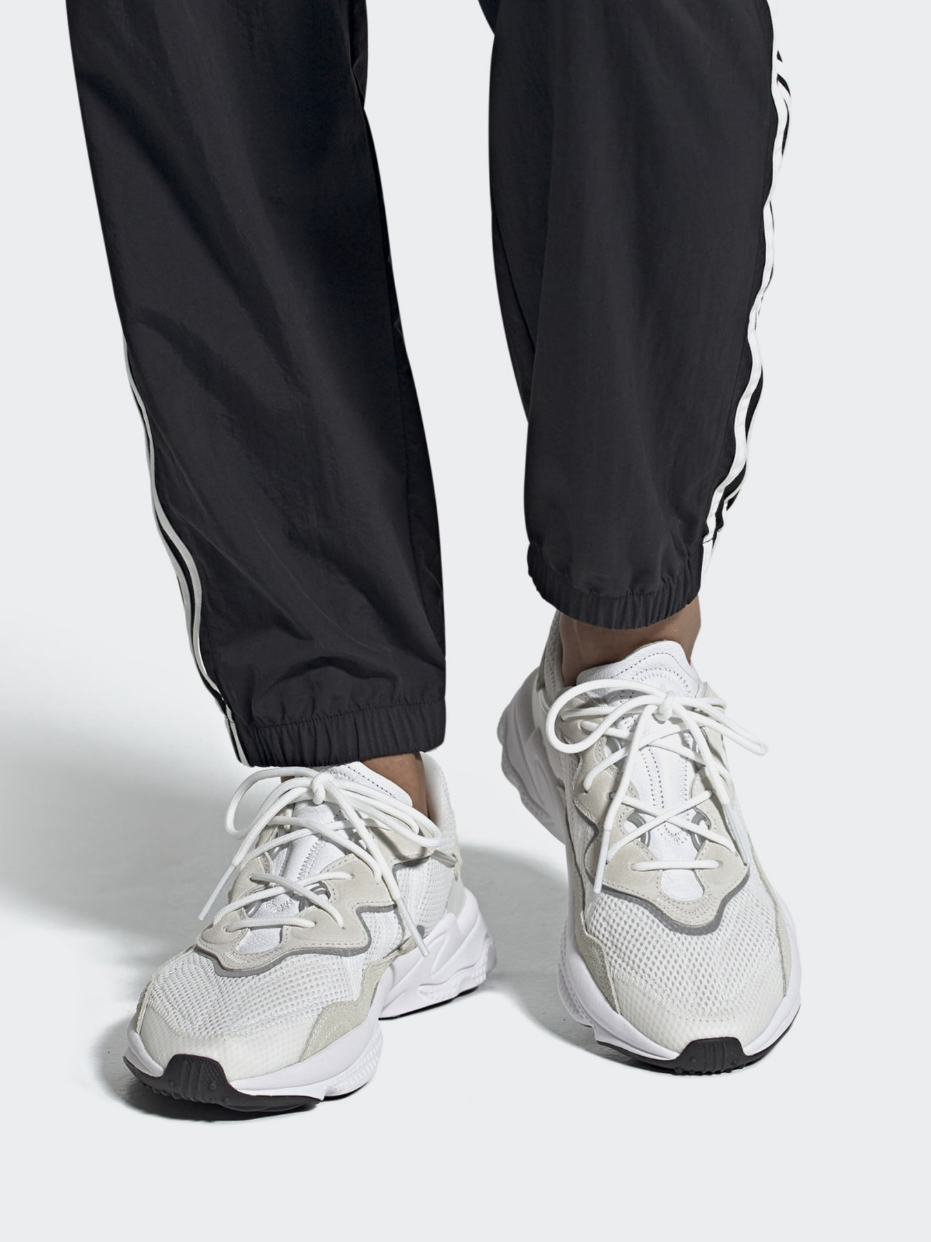 Кросівки Adidas Ozweego модель EE6464 Фото