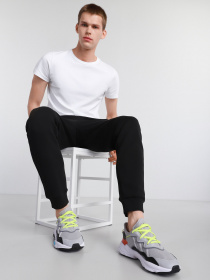 Кросівки Adidas OZWEEGO модель FX6058 Фото