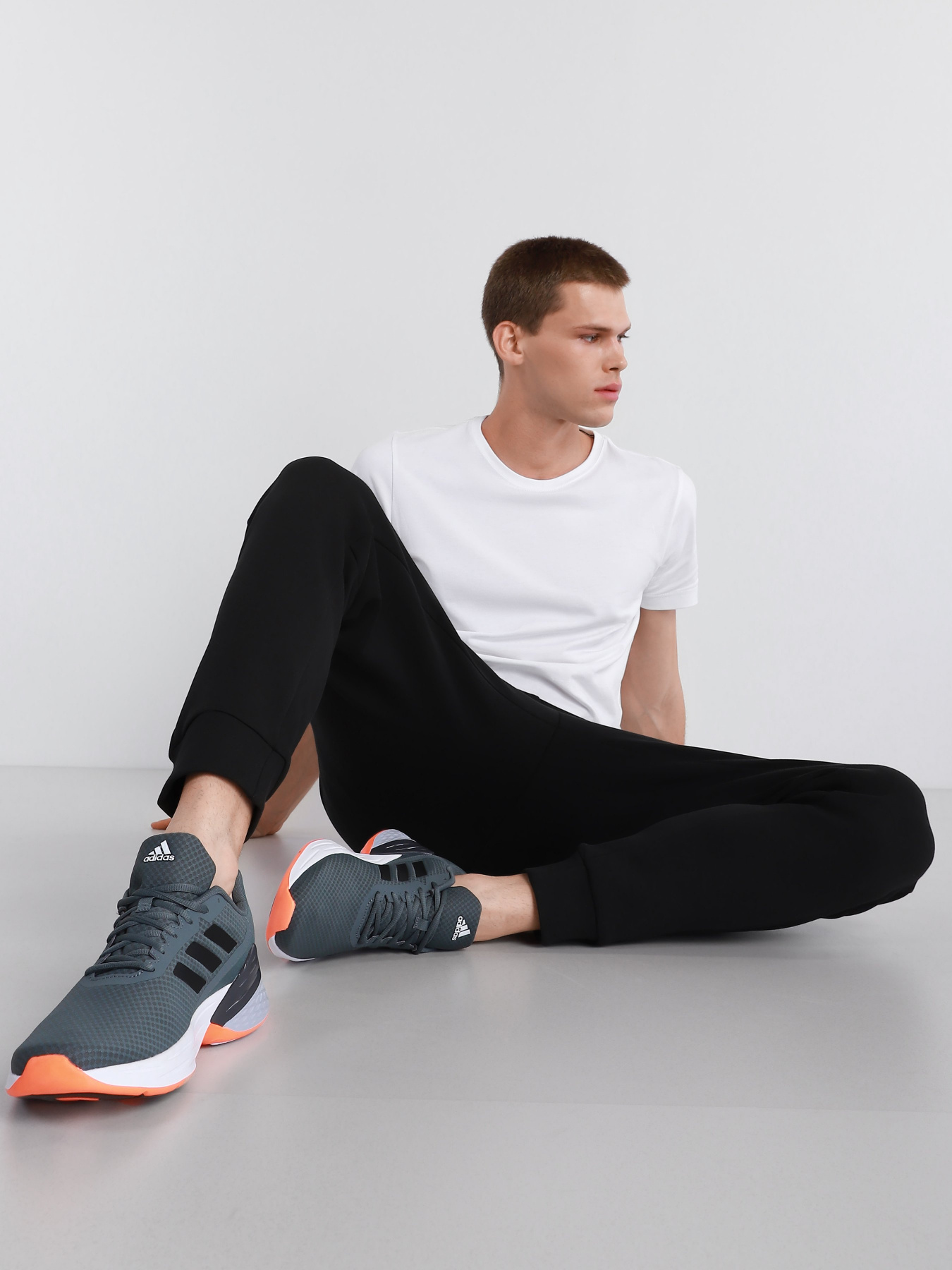 Кросівки для спорту Adidas Response SR модель FY9156 Фото