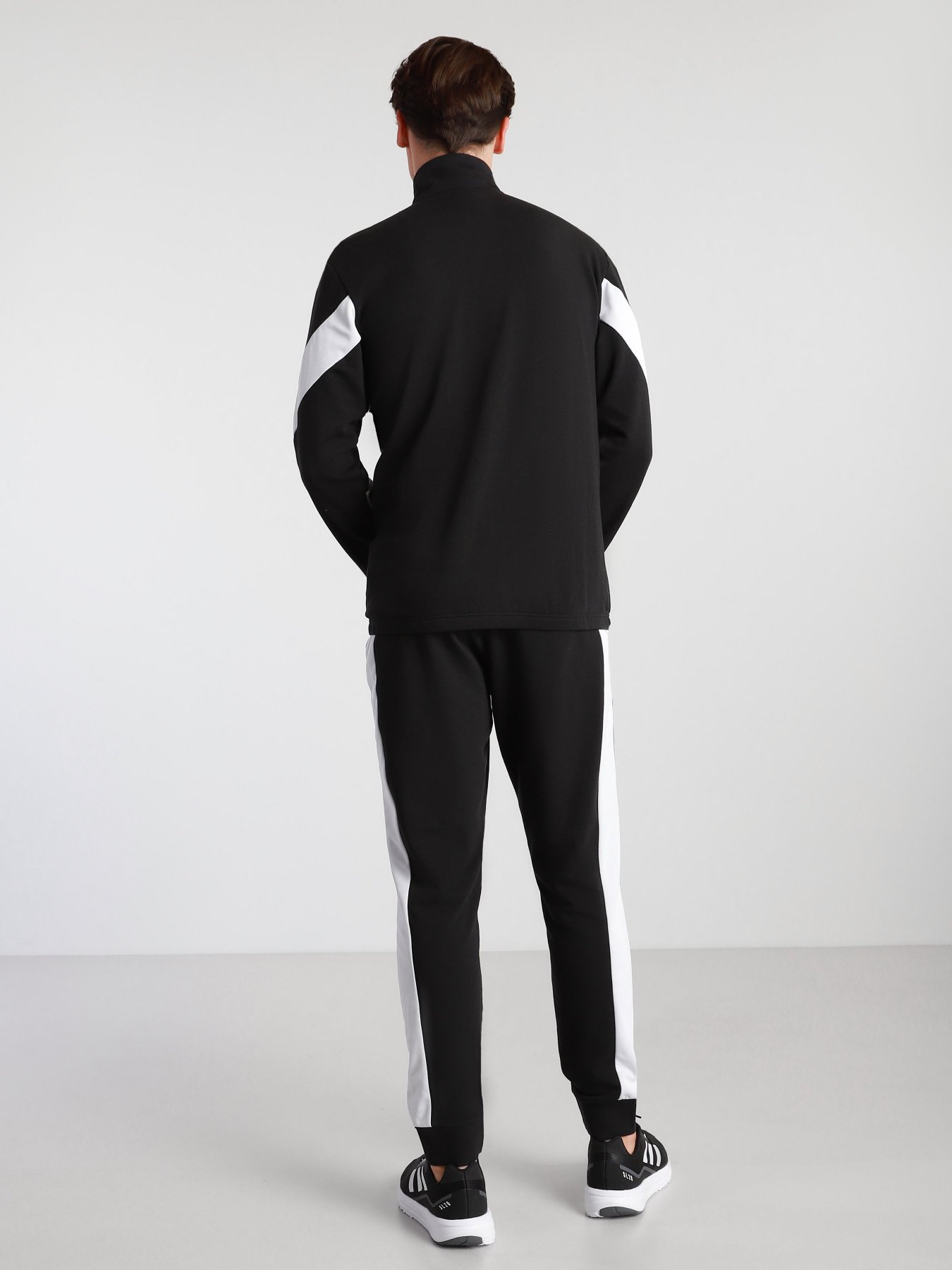 Спортивный костюм Adidas модель GM3826 Фото