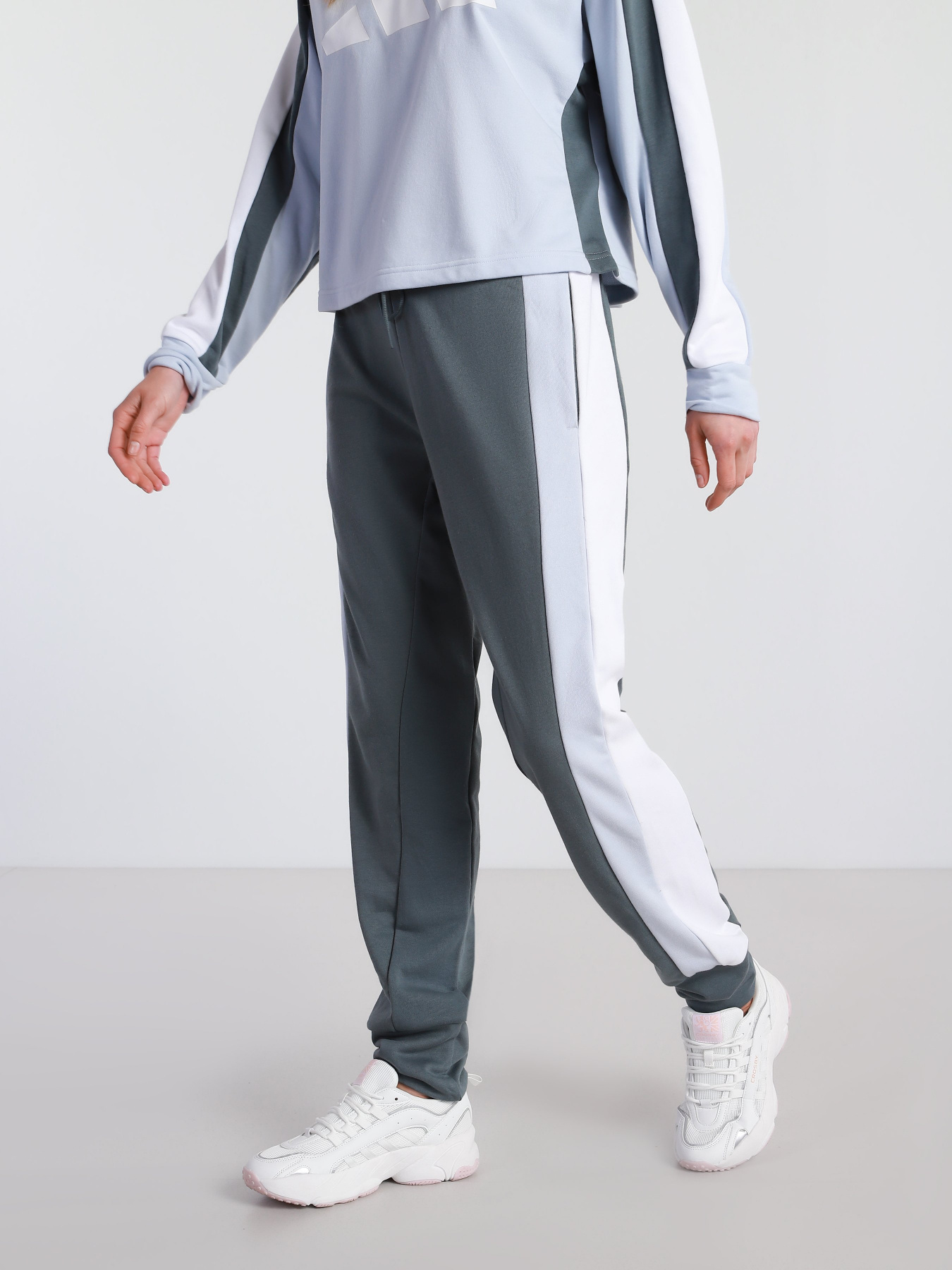 Спортивний костюм Adidas модель GL9484 Фото