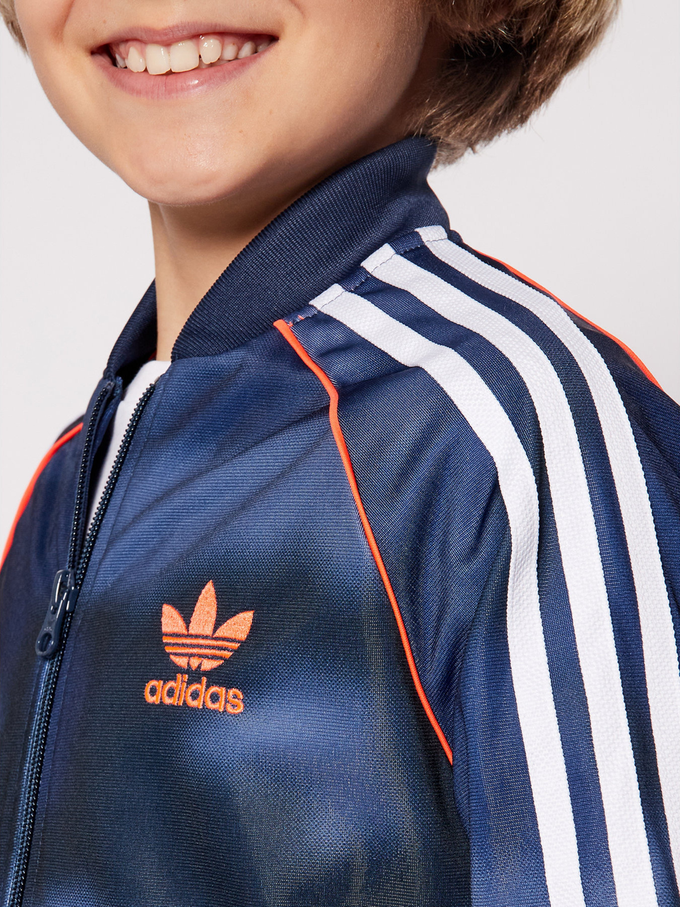 Кофта спортивна Adidas CAMO SST модель GN4128 Фото