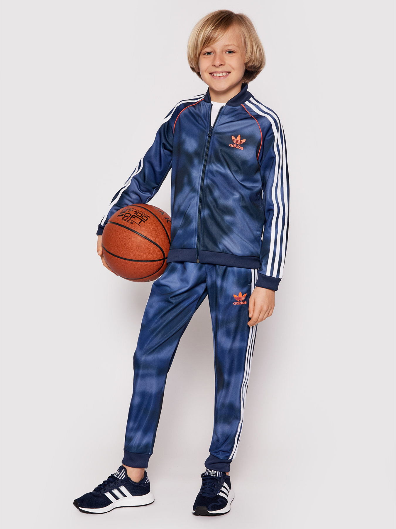 Спортивна кофта Adidas CAMO SST модель GN4128 Фото