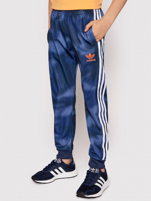 Спортивні штани Adidas ALLOVER PRINT CAMO SST модель GN4129 Фото