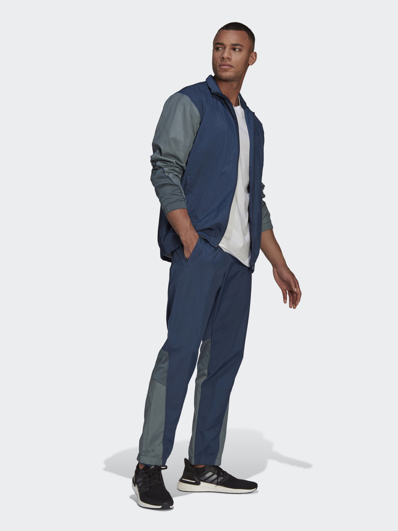 Спортивный костюм Adidas SPORTSWEAR Z.N.E. модель GT3091 Спортивный костюм Adidas SPORTSWEAR Z.N.E. модель GT3091 Фото