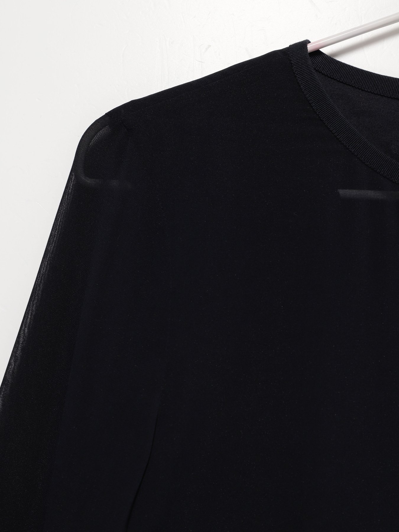 Платье мини COS модель 0376865_чорний Фото