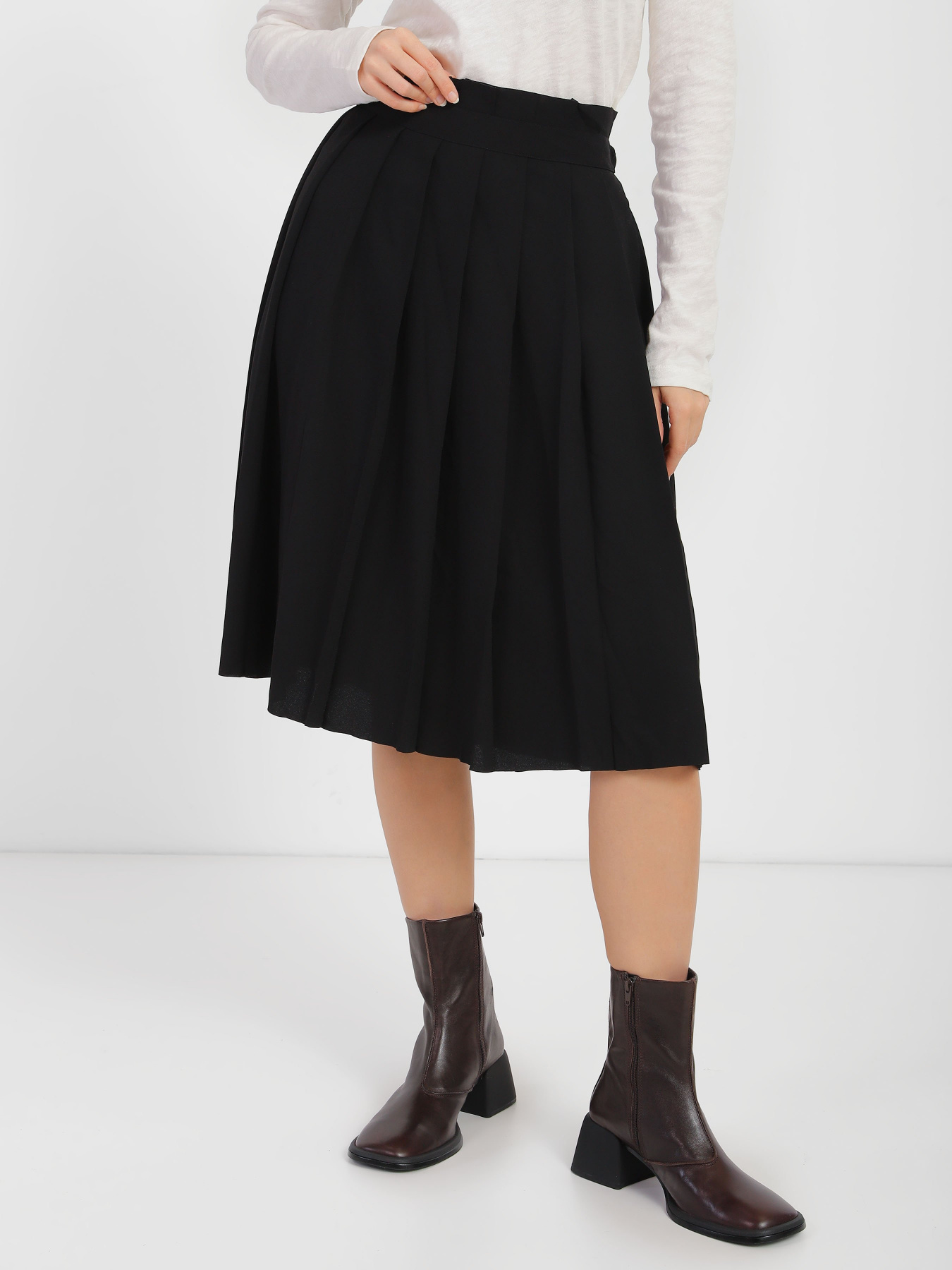 Спідниця міді COS модель 0409826_чорний Фото