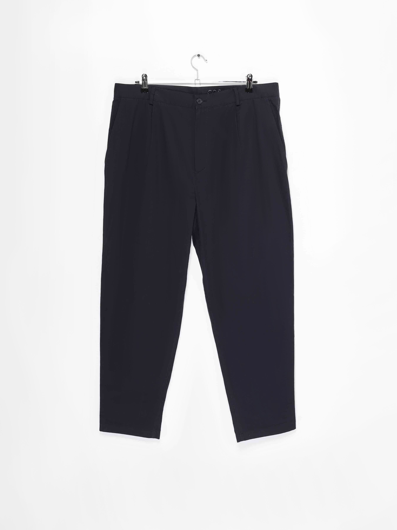 Повседневные штаны COS модель 0413512_т.синій Фото