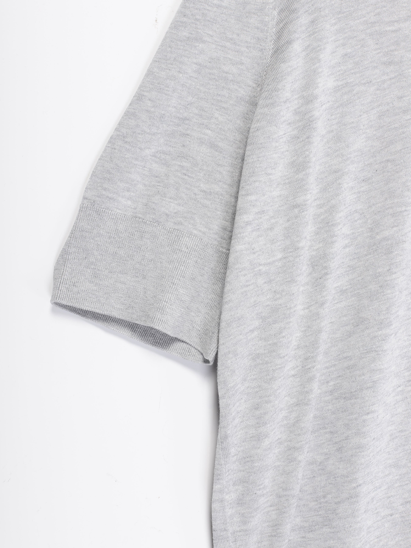 Футболка COS модель 0430804_с.сірий Фото