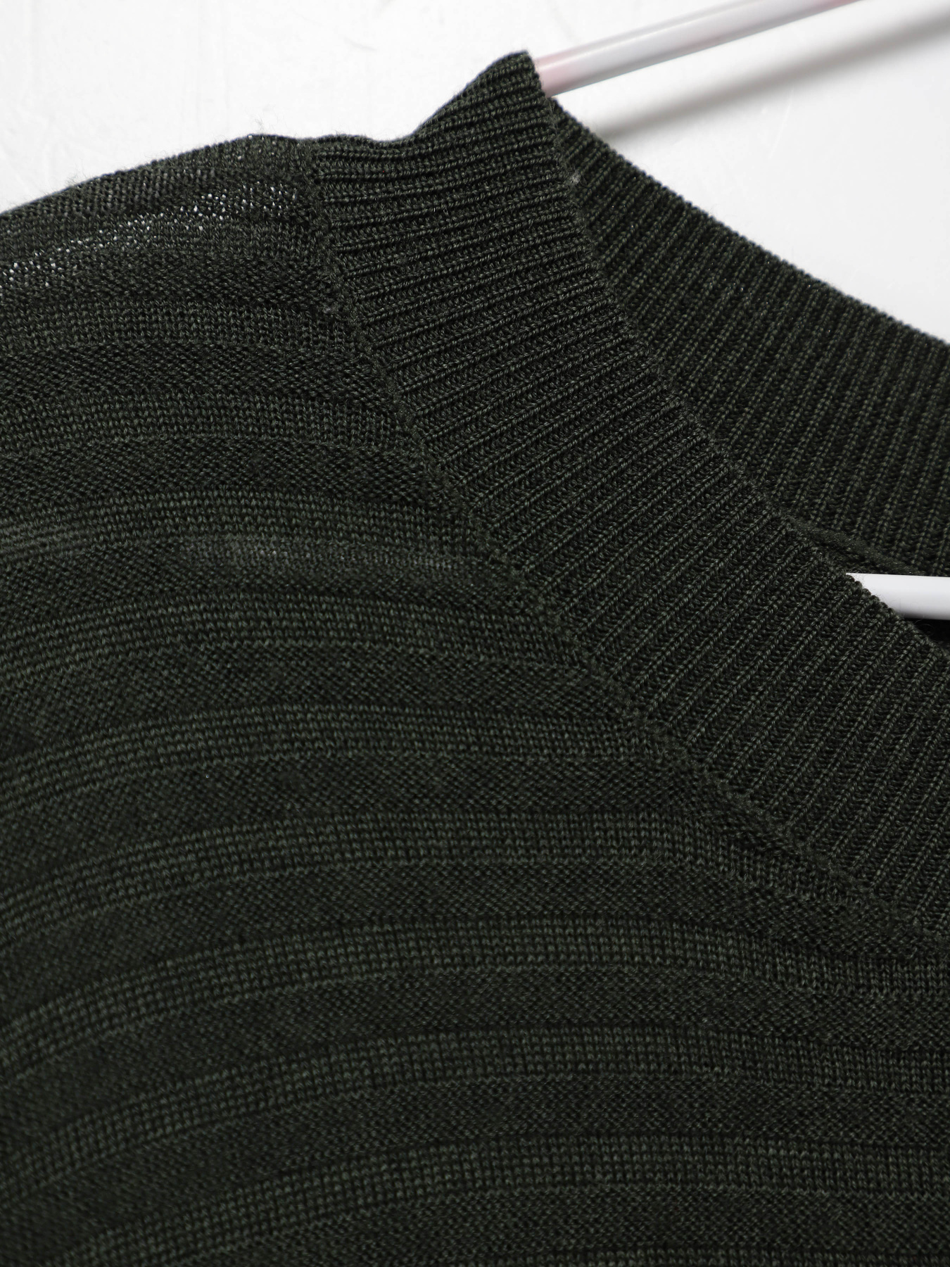 Джемпер COS модель 0437727_хакі Фото