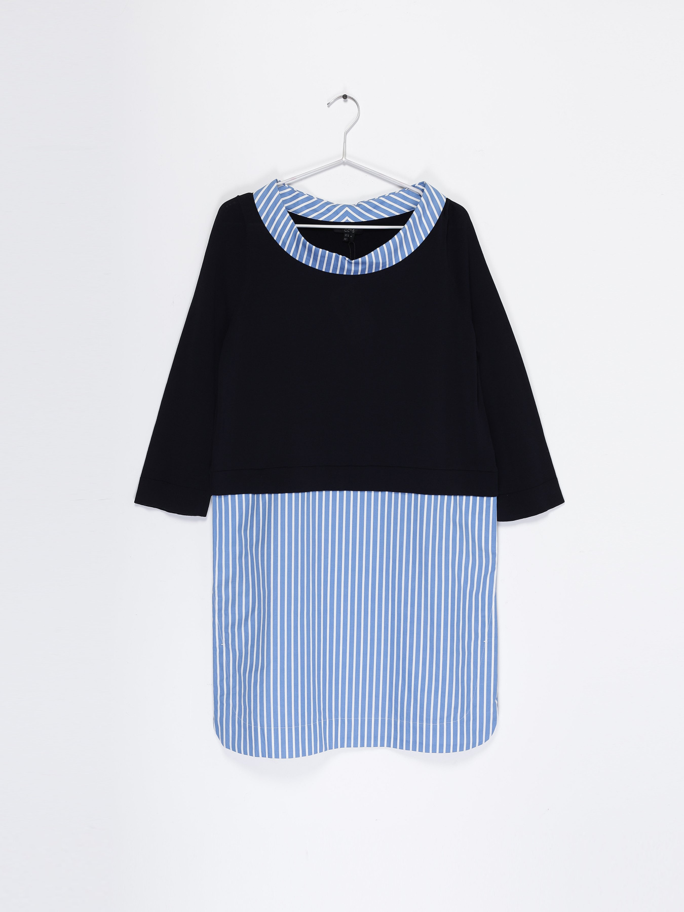 Сукня міні COS модель 0521059_т.синій комб. Фото