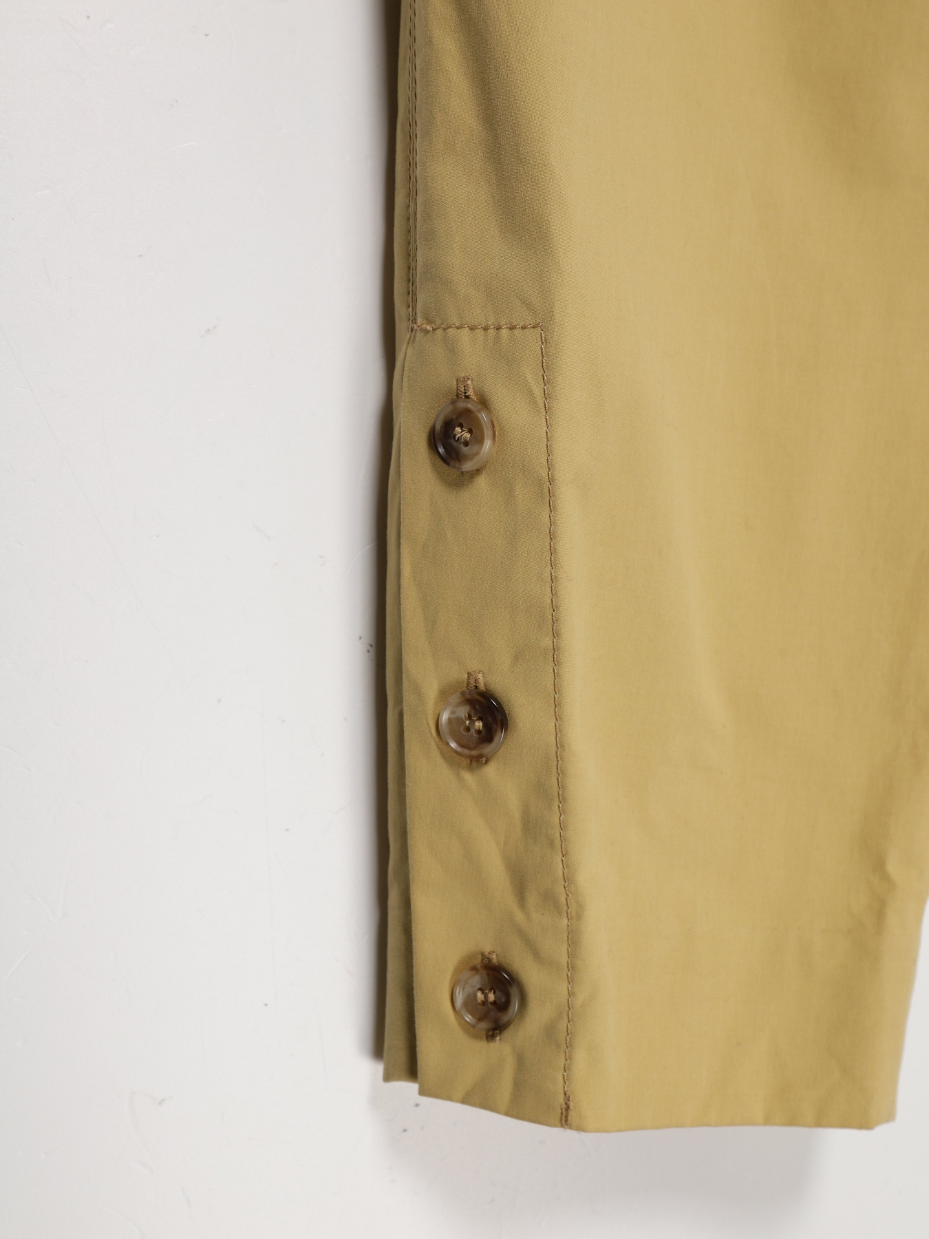 Повсякденні штани COS модель 0540975_с.гірчичний Фото