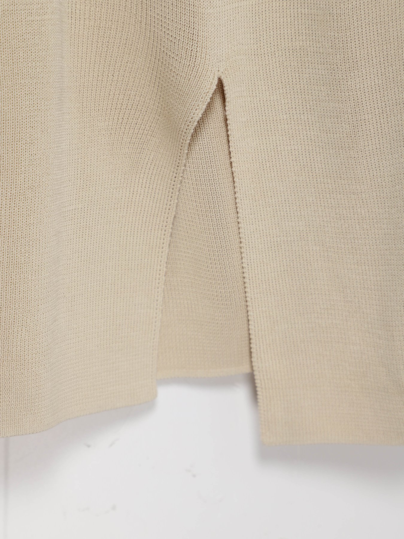 Джемпер COS модель 0563841_бежевий Фото