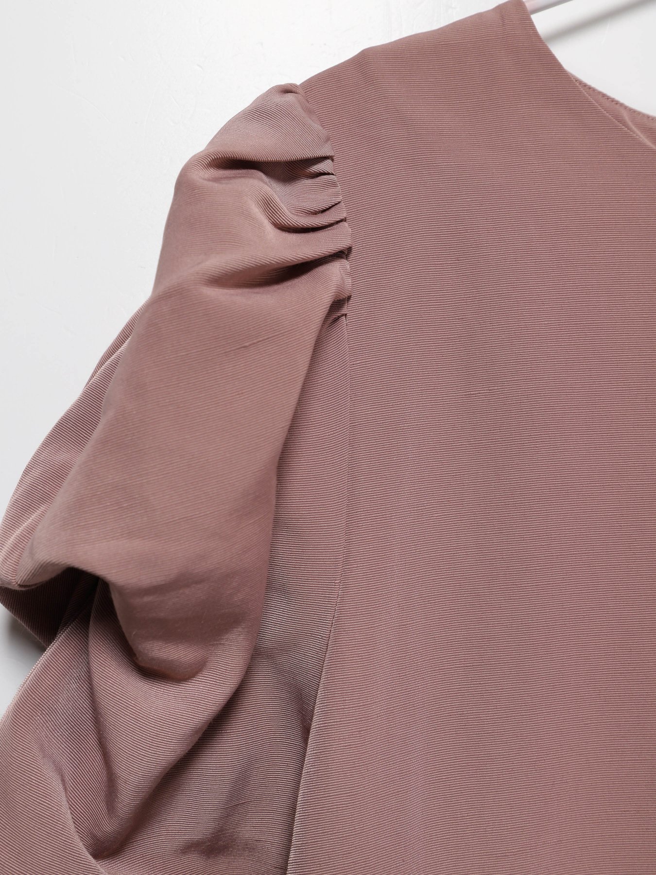 Платье мини COS модель 0579144_т.бежевий Фото