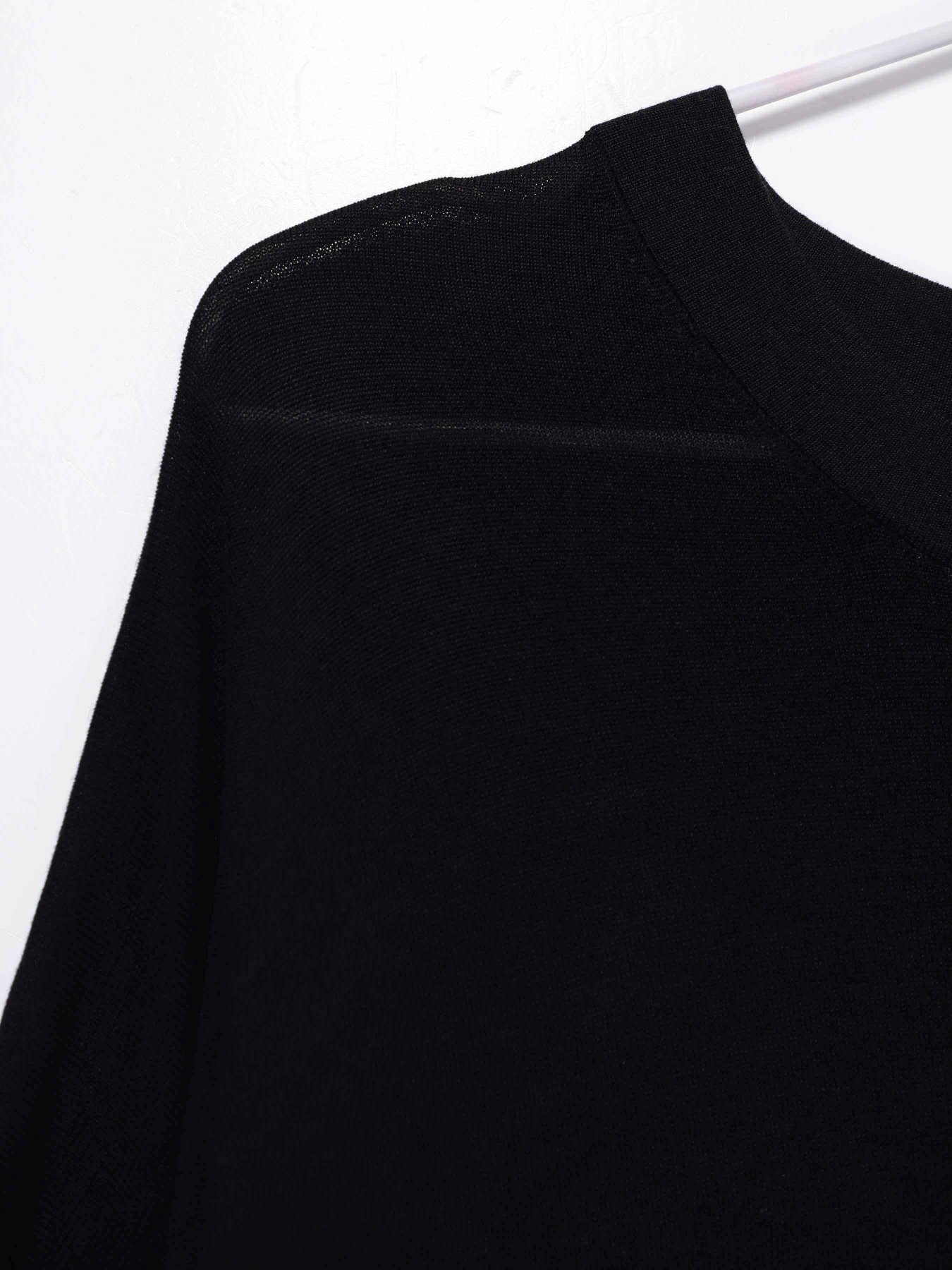 Джемпер COS модель 0586373_чорний Фото