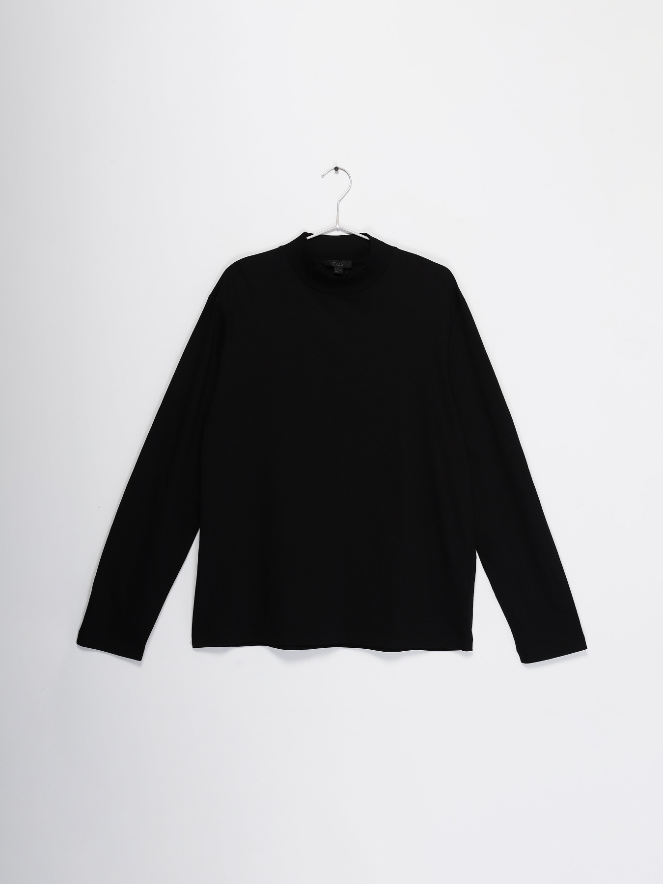 Джемпер COS модель 0726796_чорний Фото