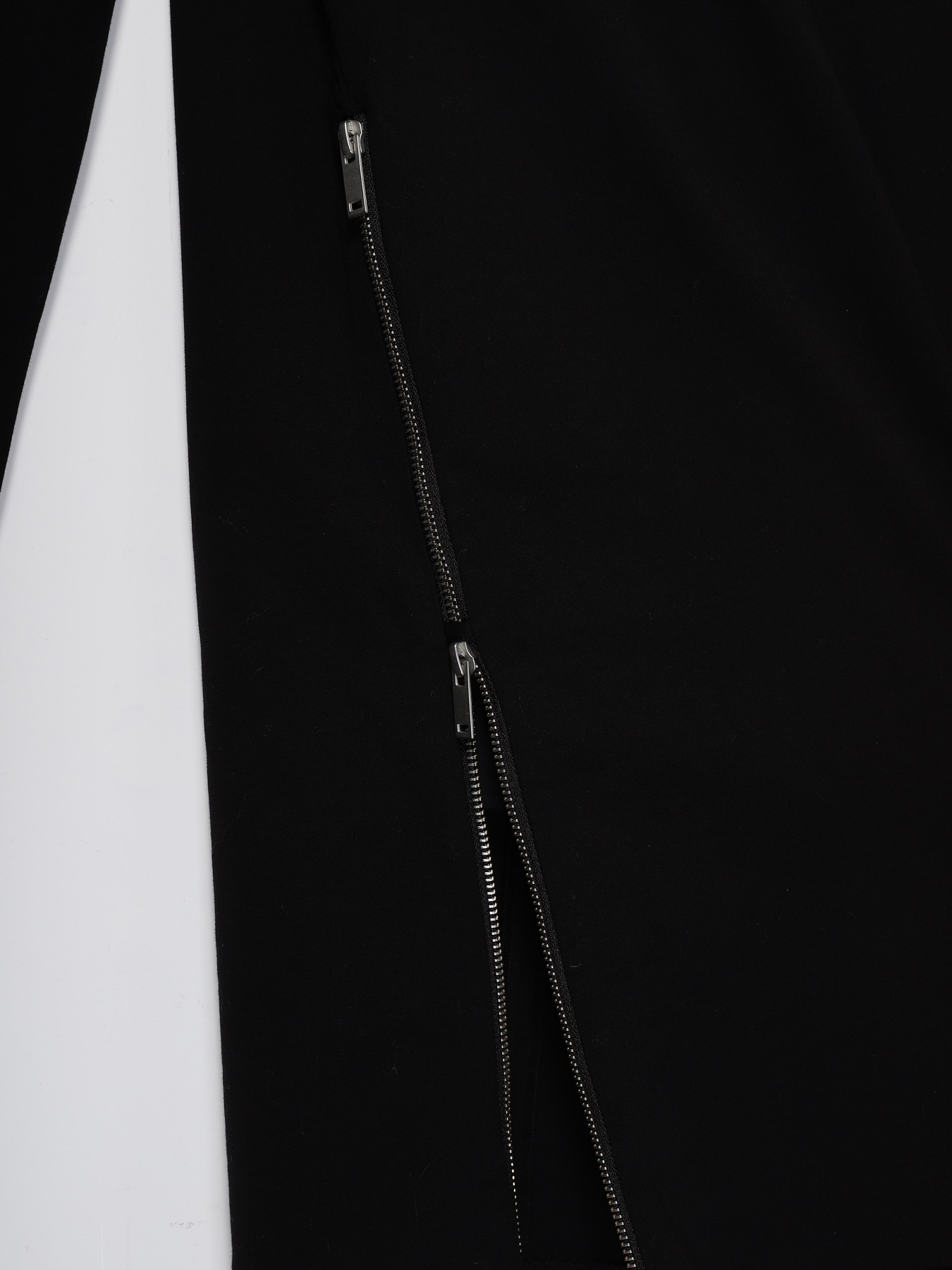 Платье мини COS модель 0970475_чорний Фото