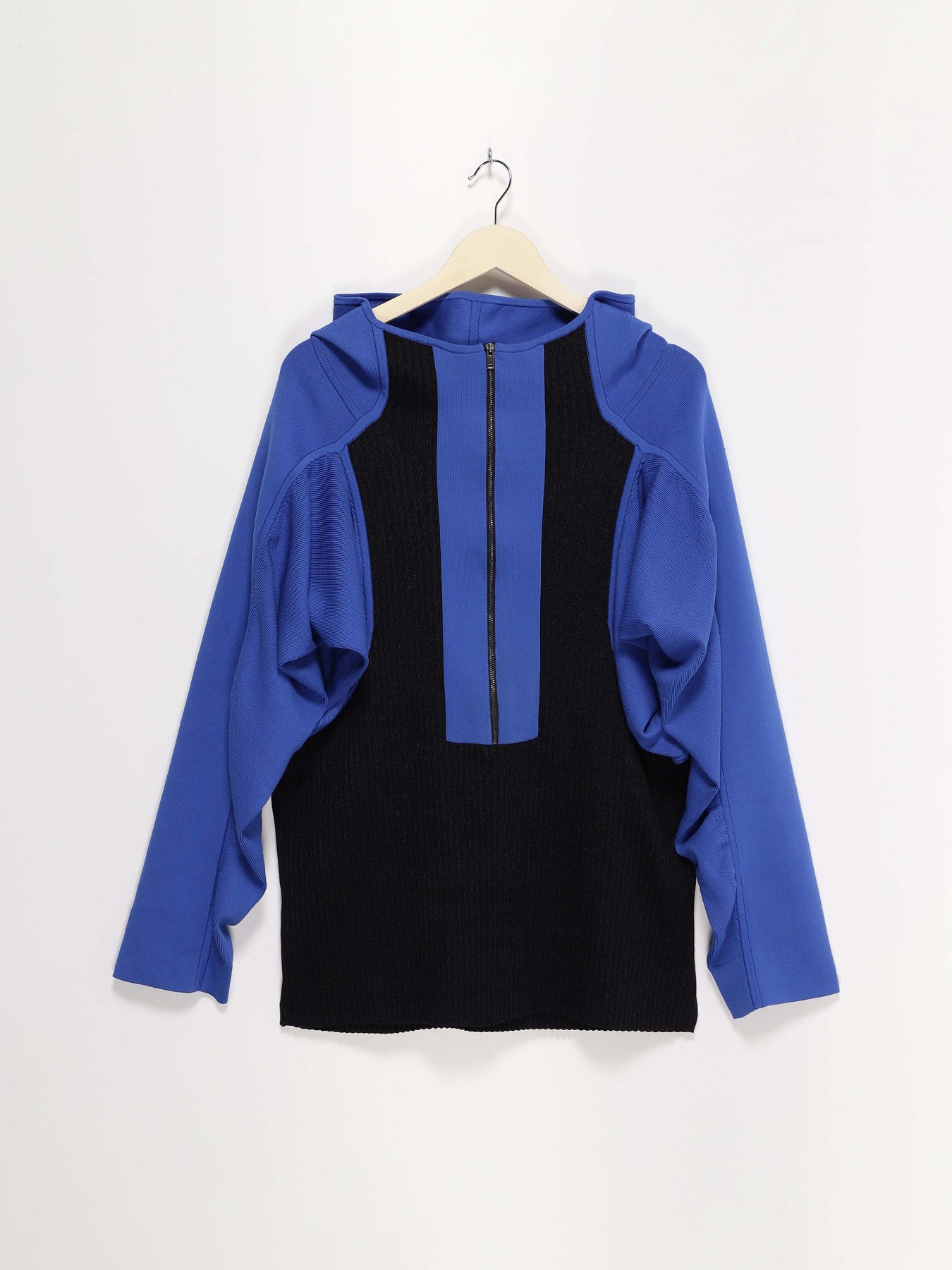 Худі COS модель 0150858_синій з чорним Фото