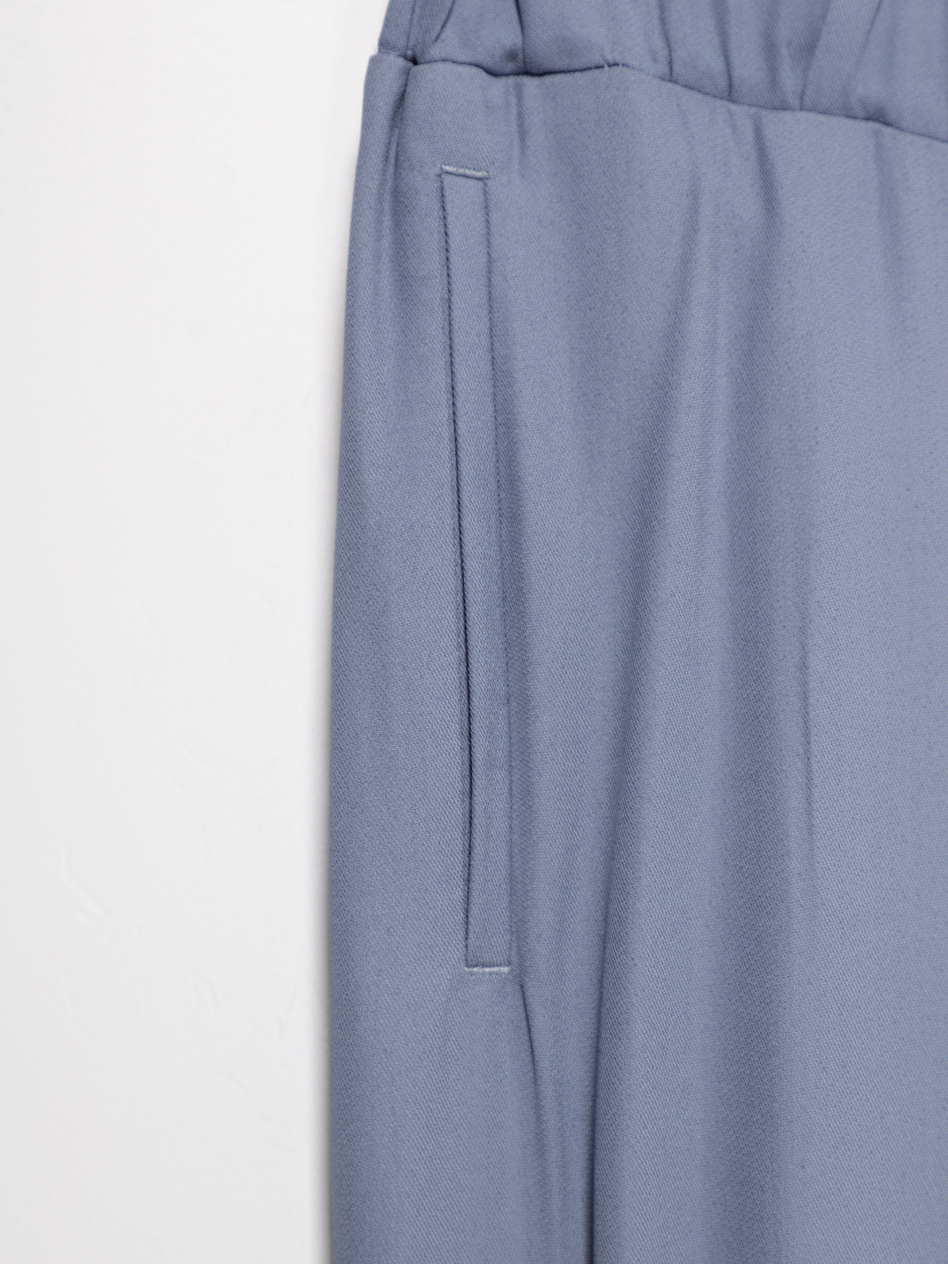 Брюки повседневные COS модель 0213818_с.синій Фото