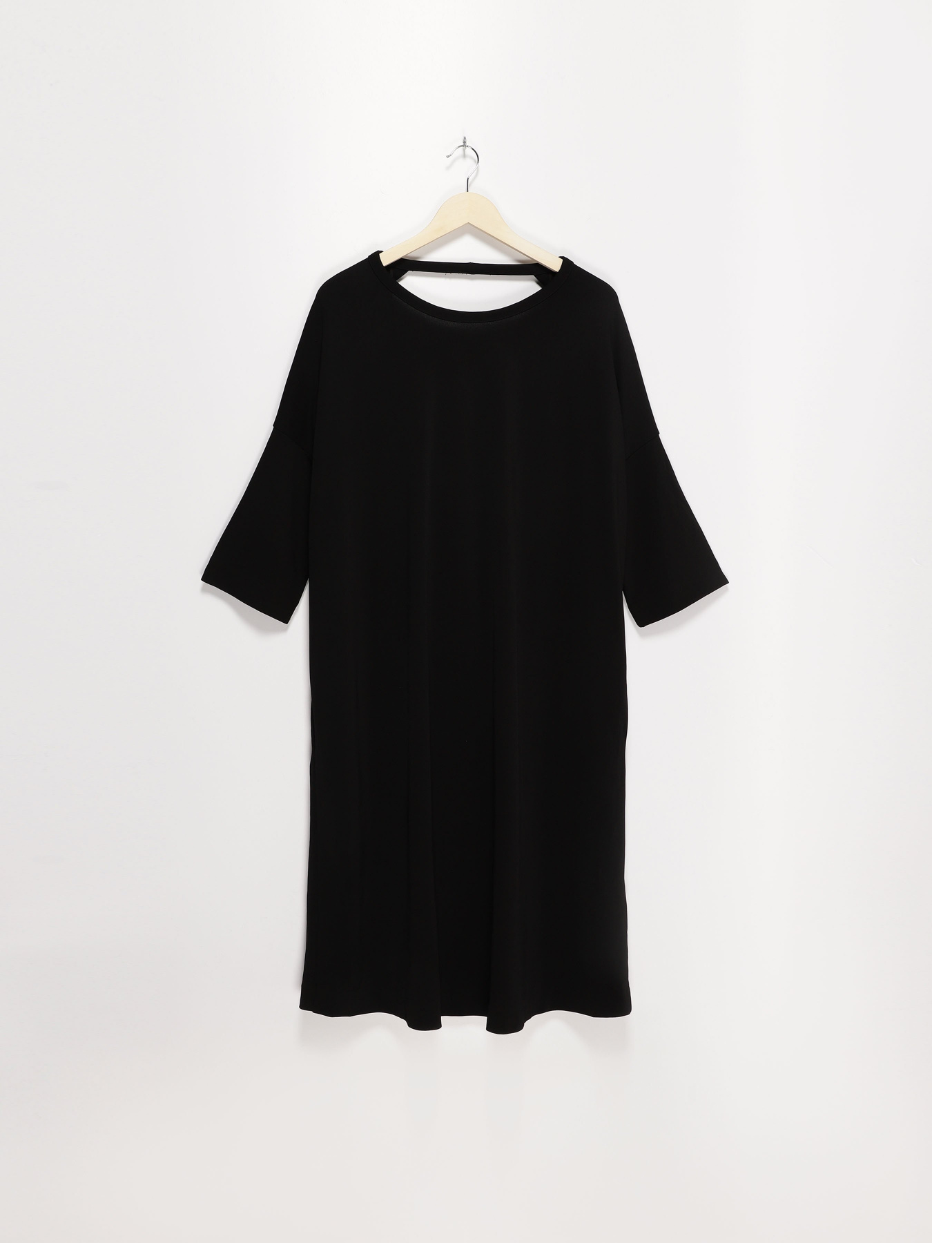 Платье мини COS модель 0401566_чорний Фото