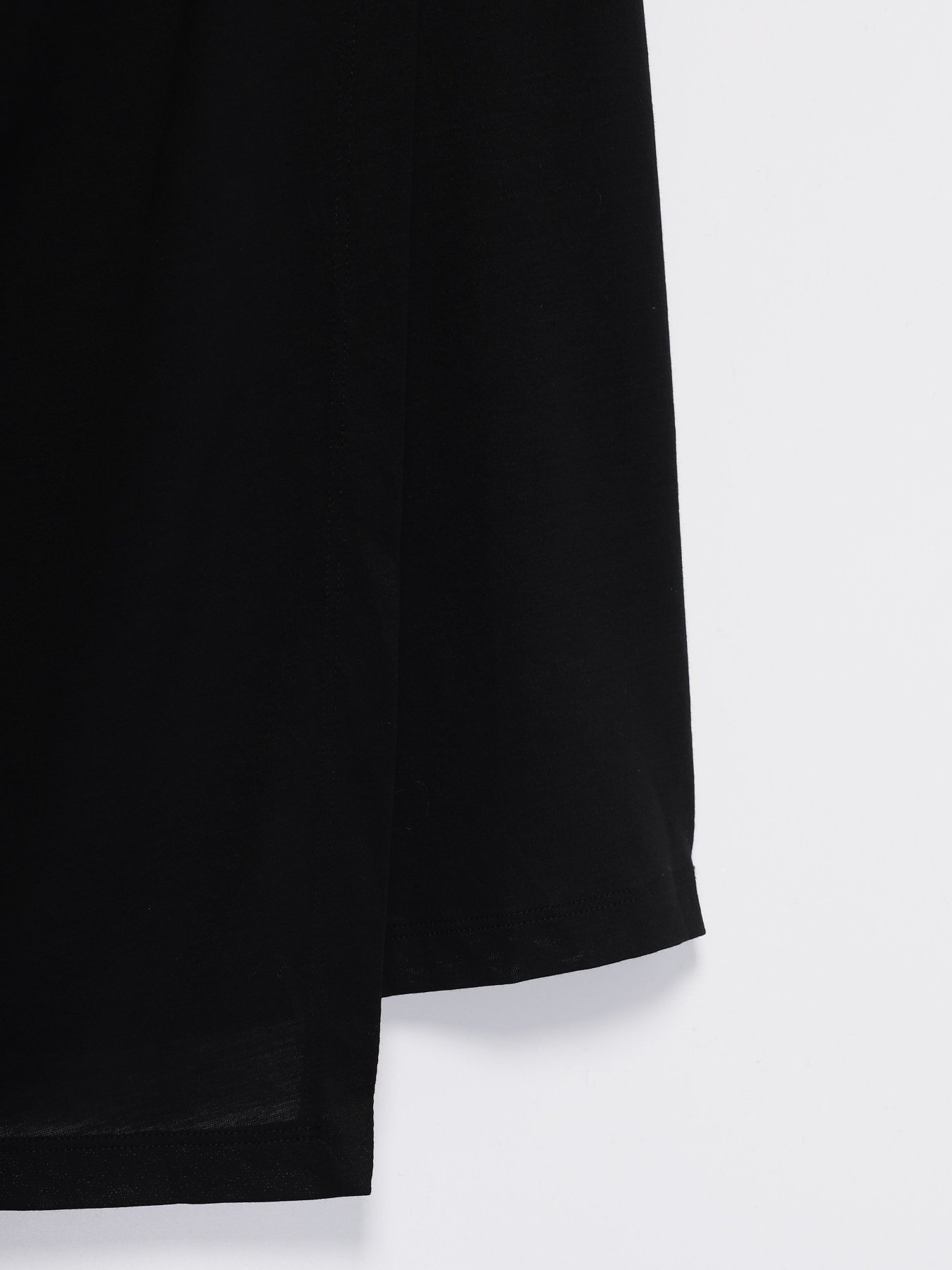 Футболка COS модель 0505073_чорний Футболка COS модель 0505073_чорний Фото