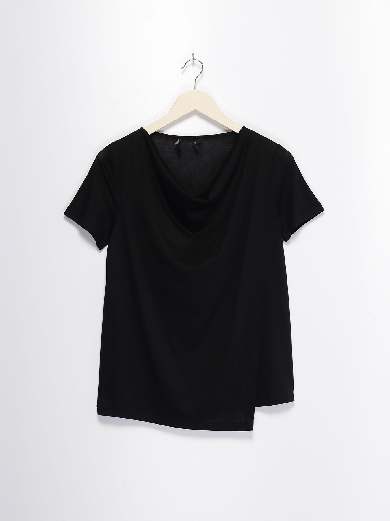 Футболка COS модель 0505073_чорний Футболка COS модель 0505073_чорний Фото