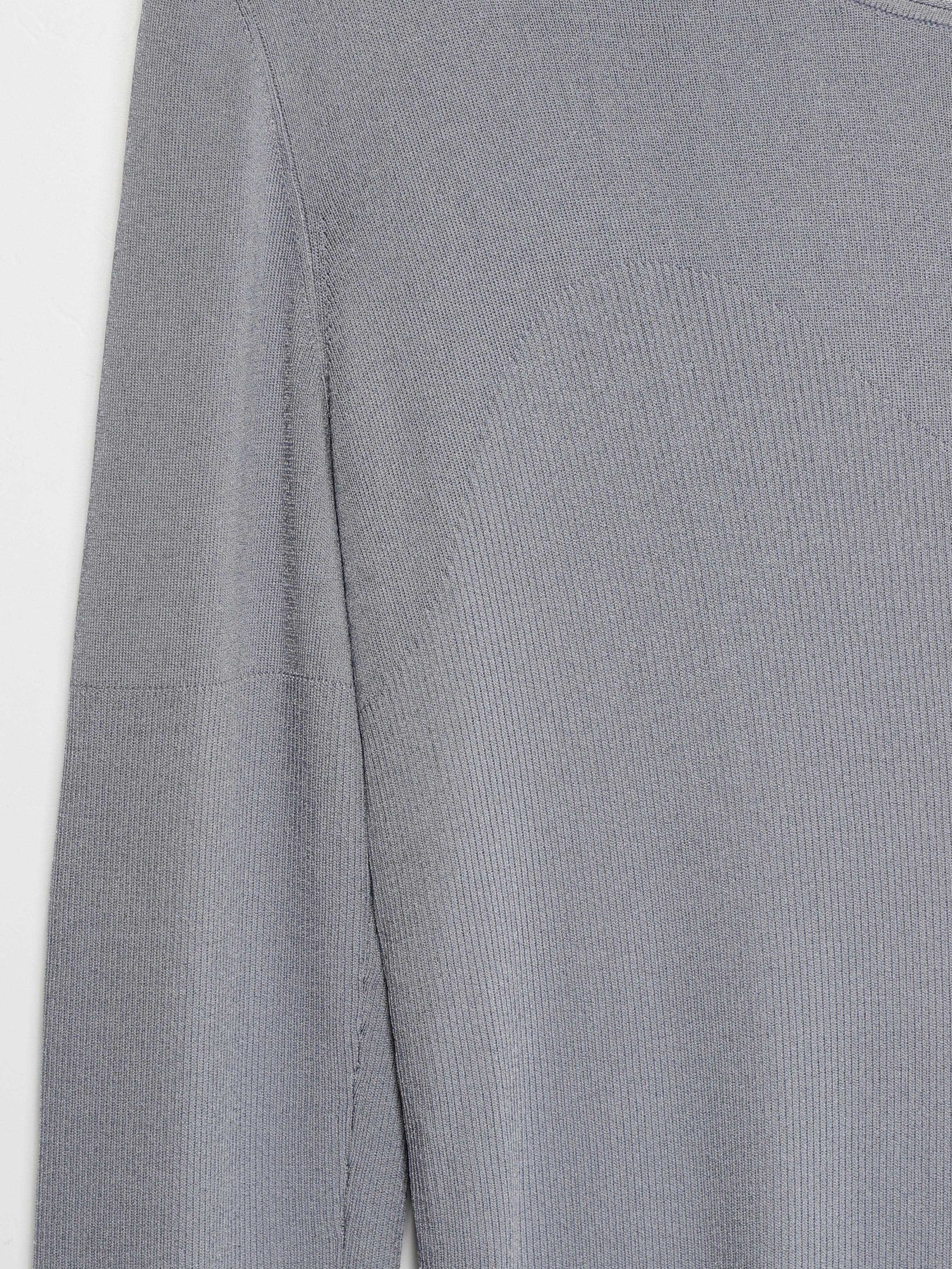 Лонгслів COS модель 0561992_с.синій Фото