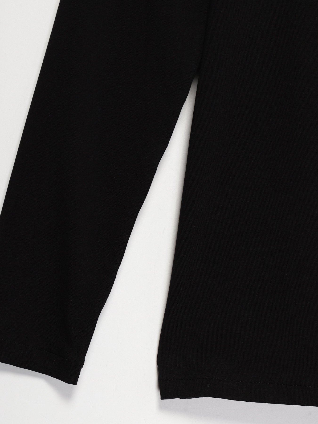 Лонгслів COS модель 0583297_чорний Фото