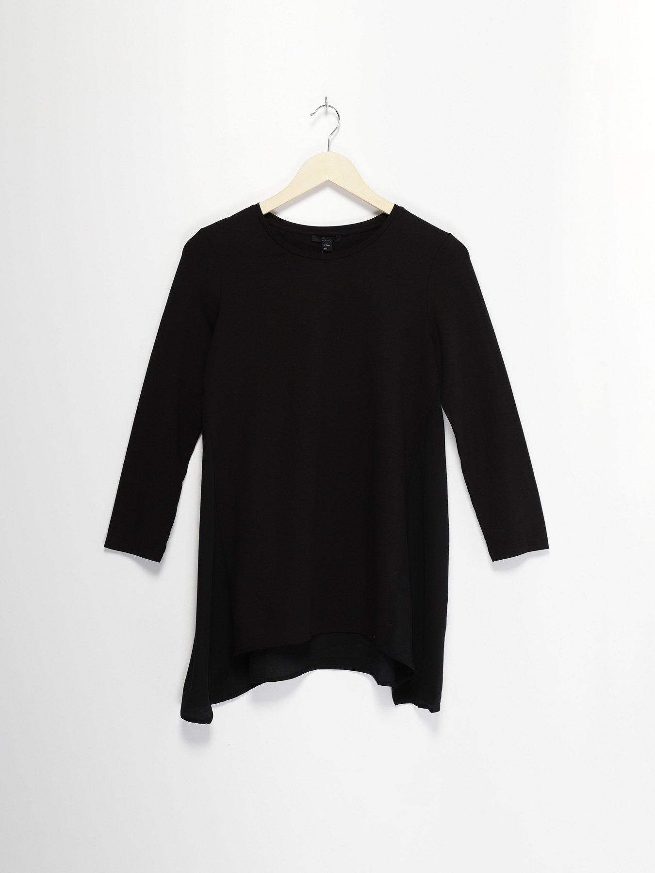 Лонгслів COS модель 0826281_чорний Фото