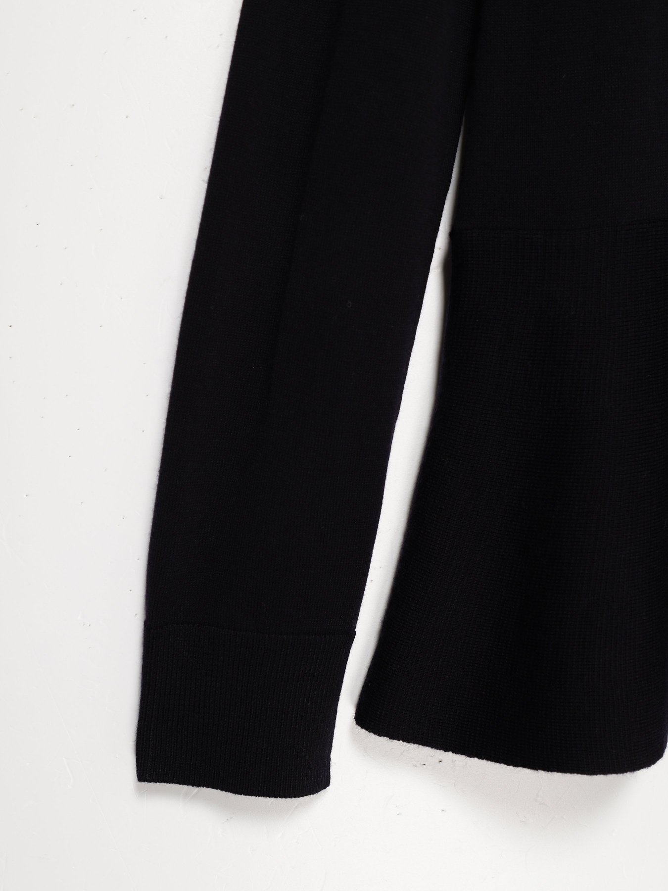 Джемпер COS модель 0333307_чорний Джемпер COS модель 0333307_чорний Фото