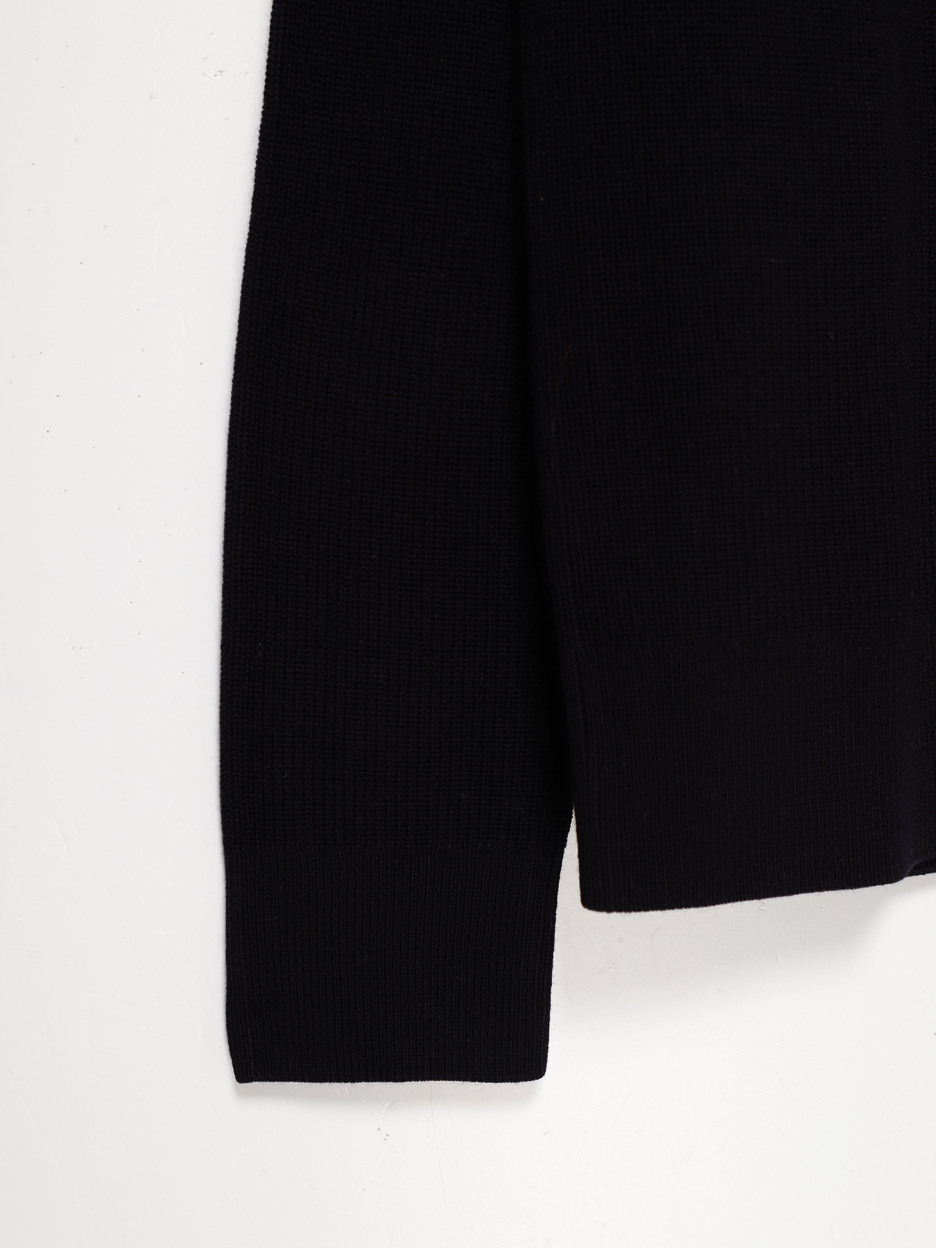 Джемпер COS модель 0359723_т.синій Фото