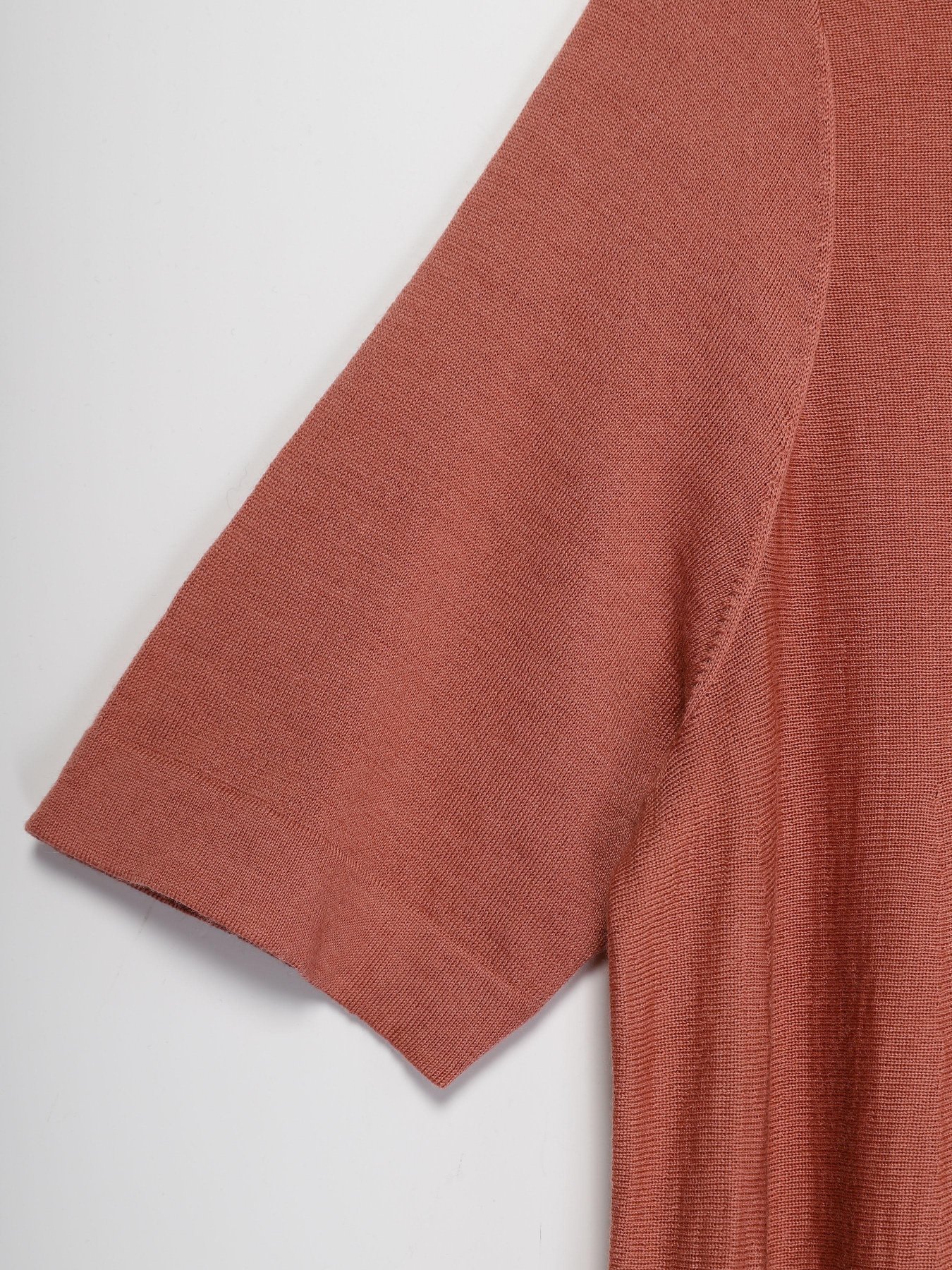 Футболка COS модель 0360025_теракотовий Фото