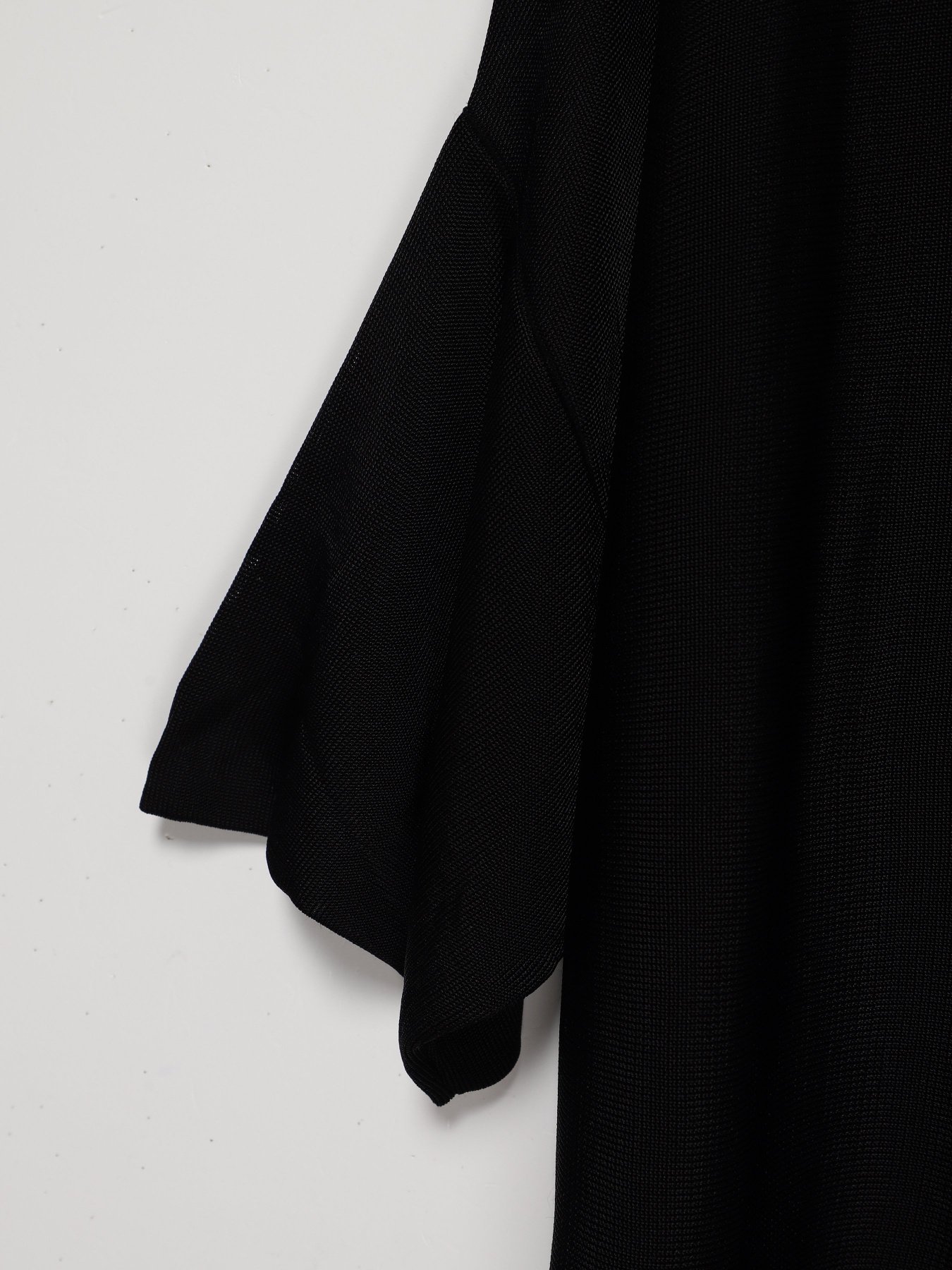 Футболка COS модель 0362968_чорний Футболка COS модель 0362968_чорний Фото