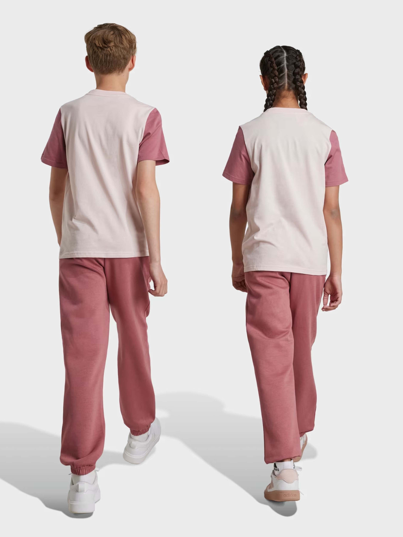 Спортивні штани Adidas ESSENTIALS FEEL COZY модель IW0868 Спортивні штани Adidas ESSENTIALS FEEL COZY модель IW0868 Фото