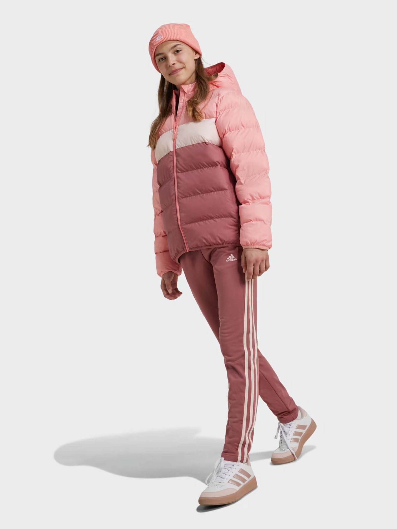 Демисезонная куртка Adidas SYNTHETIC DOWN модель IY6916 Фото