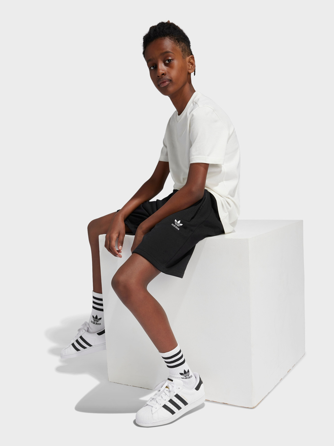 Adidas IW3499 модель IW3499 Фото